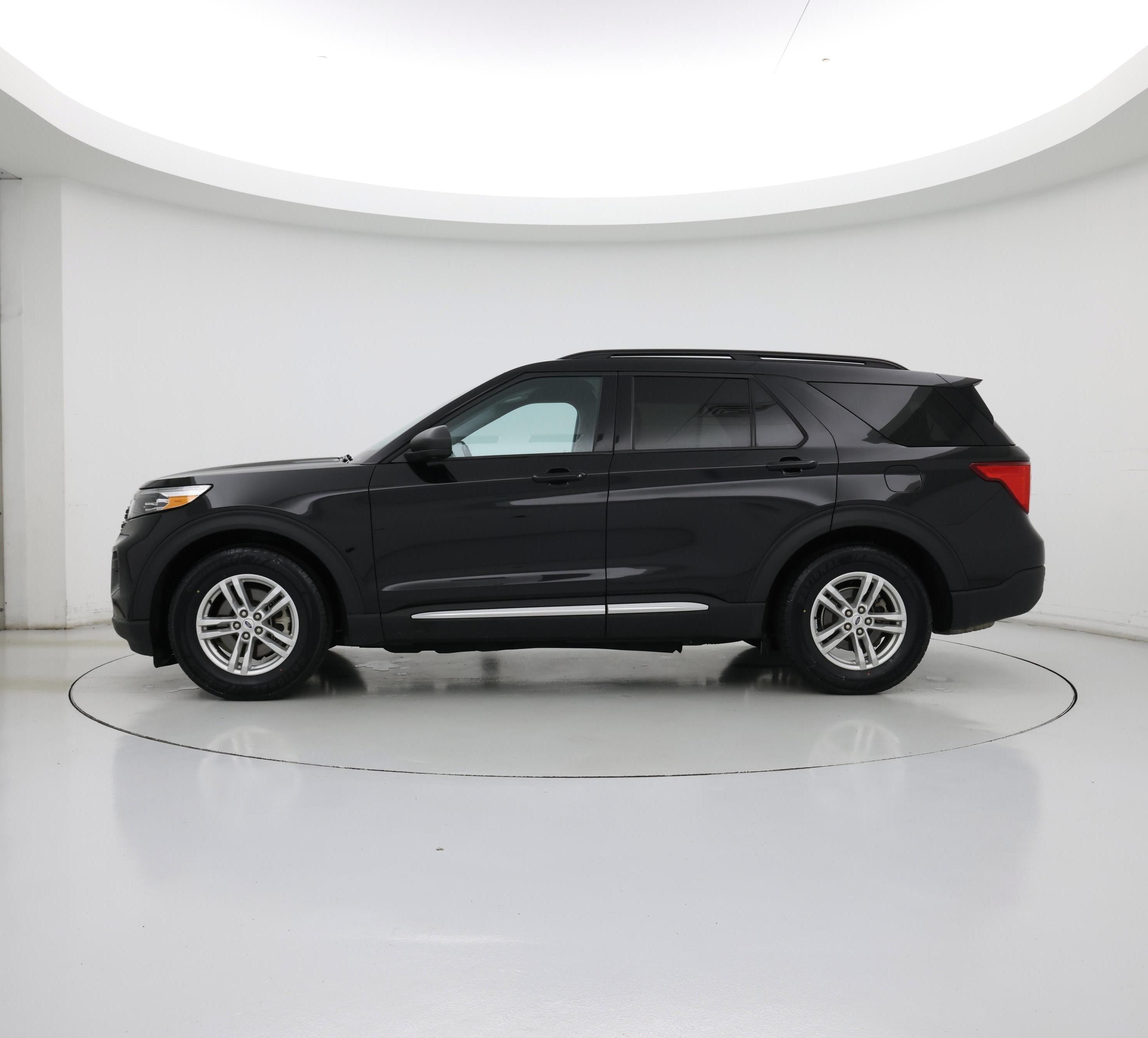 Thumbnail: 2022 Ford Explorer - 3