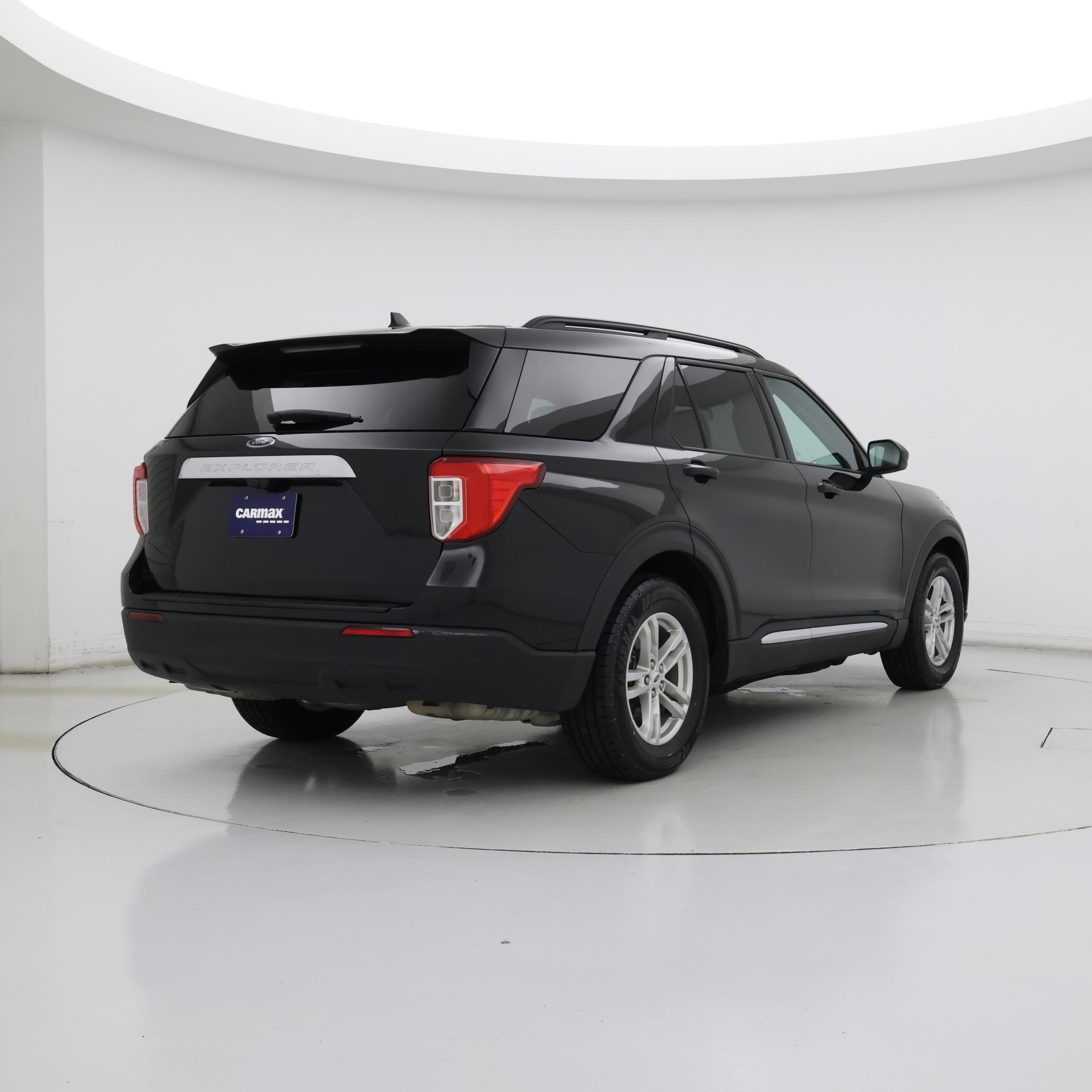 Thumbnail: 2022 Ford Explorer - 8