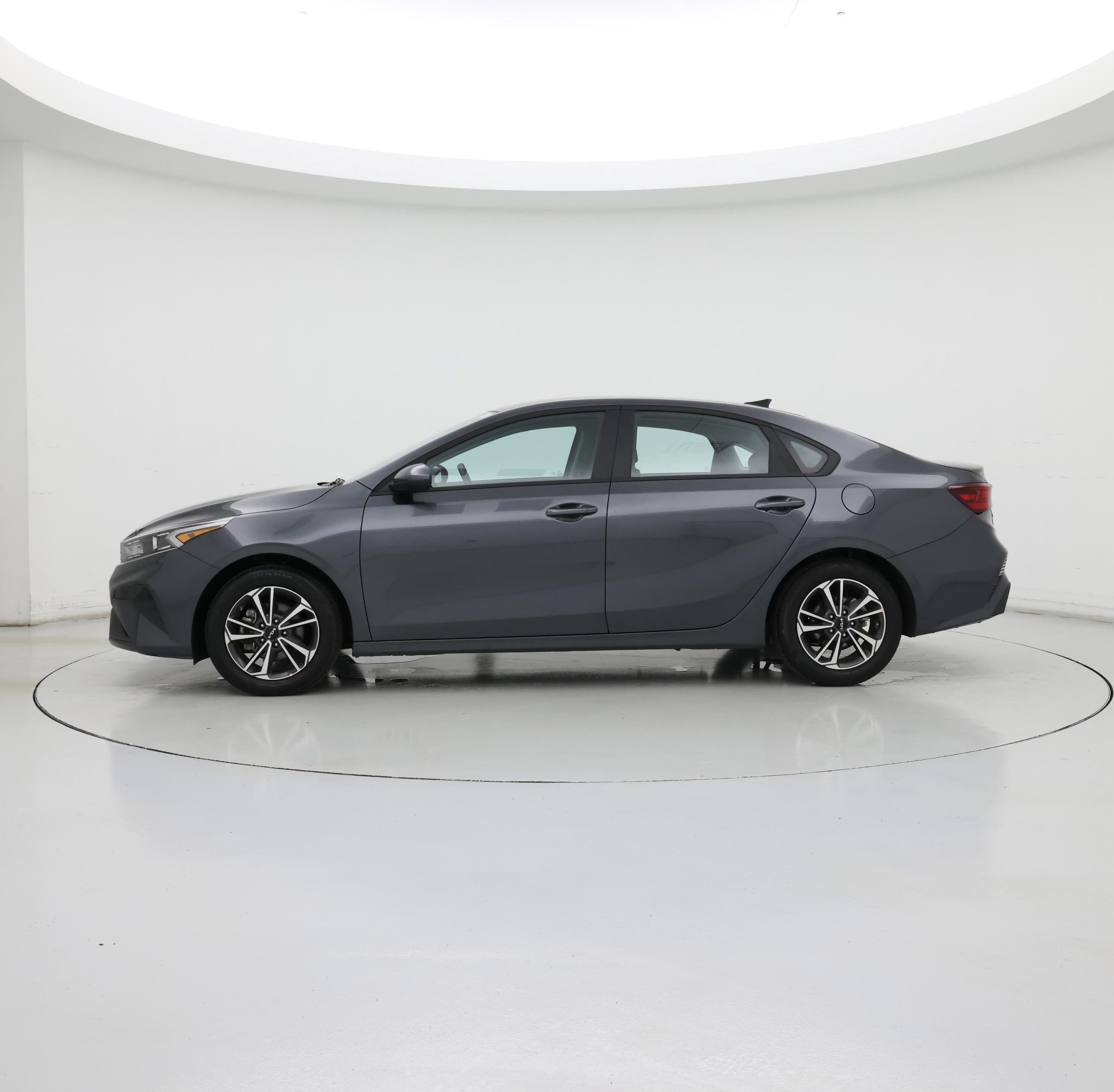 Thumbnail: 2024 Kia Forte - 3