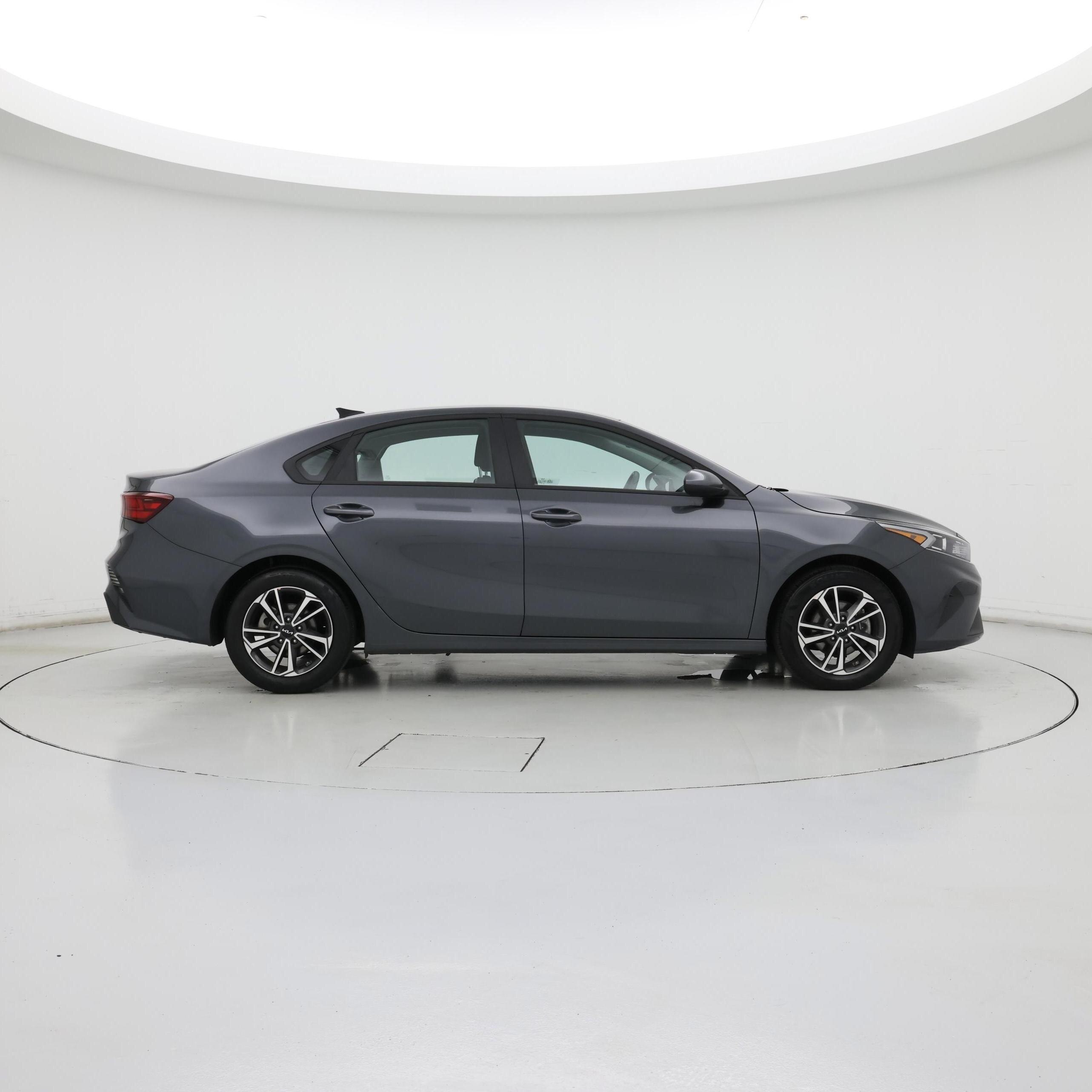 Thumbnail: 2024 Kia Forte - 7