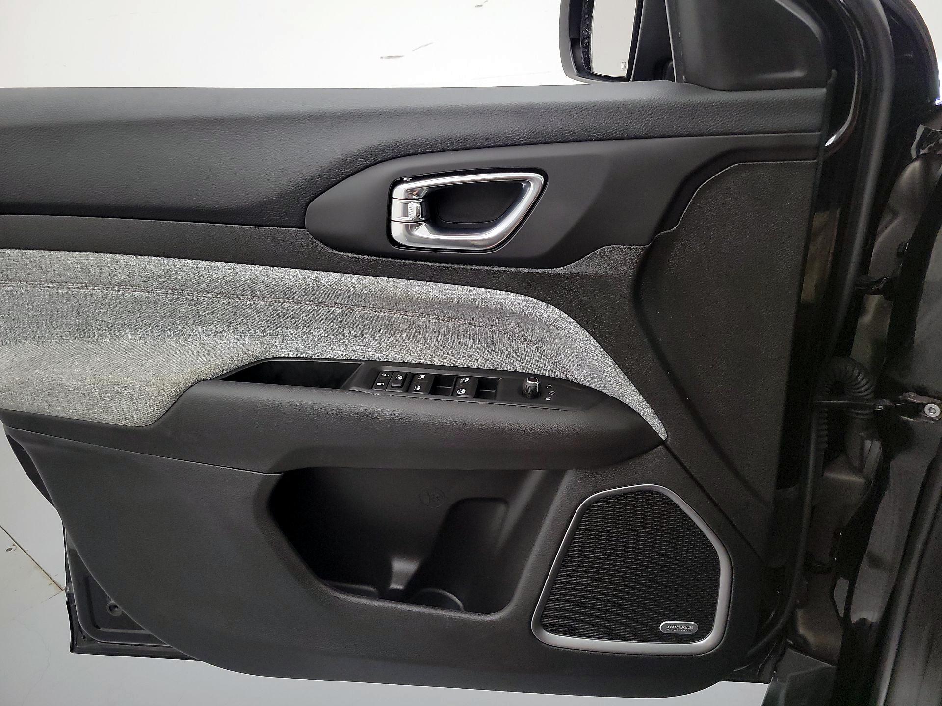 Thumbnail: 2022 Jeep Compass - 12