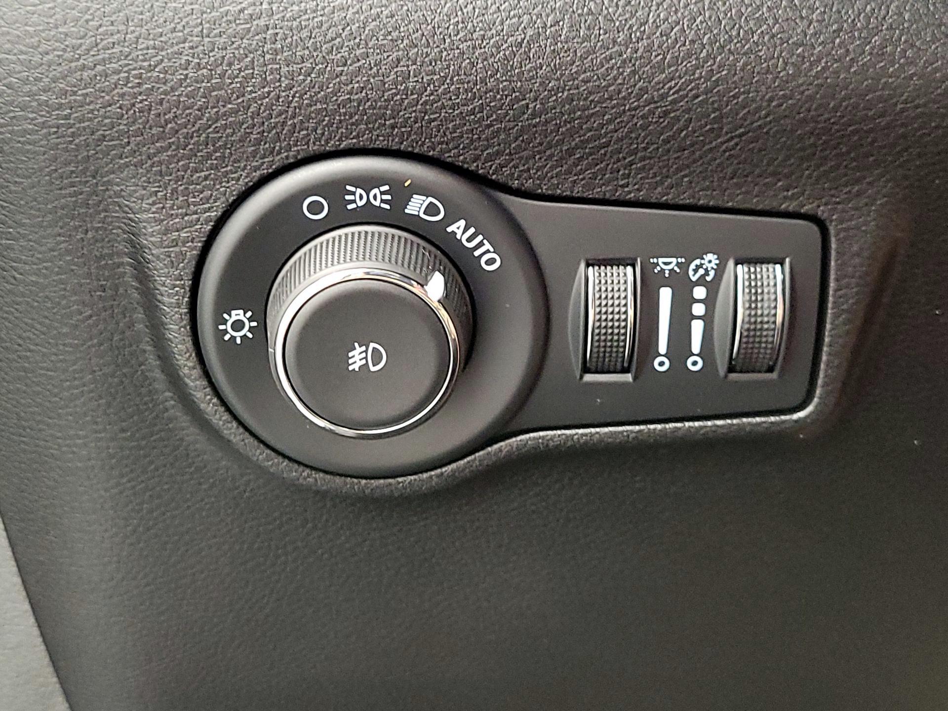 Thumbnail: 2022 Jeep Compass - 13