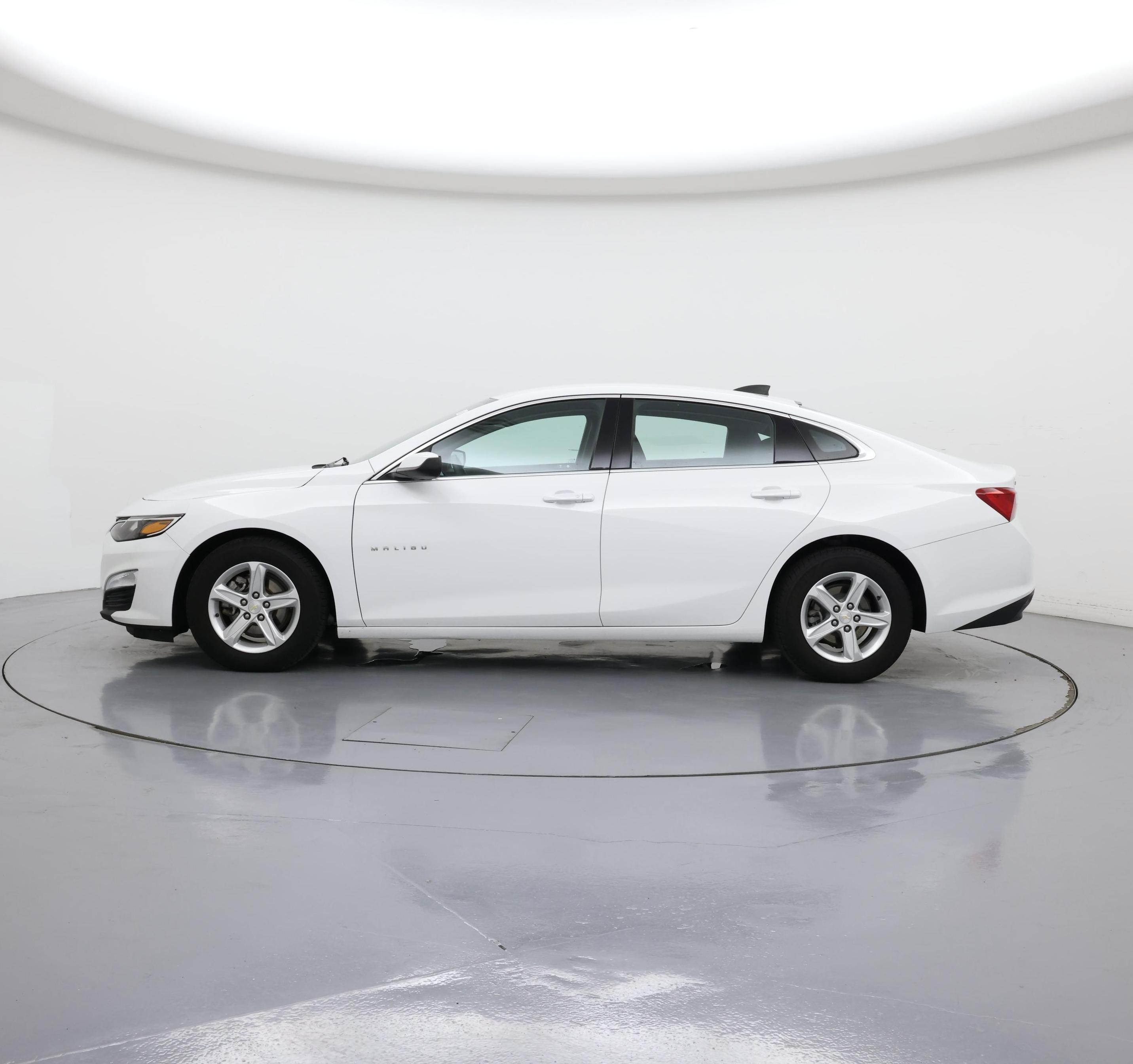 Thumbnail: 2020 Chevrolet Malibu - 3