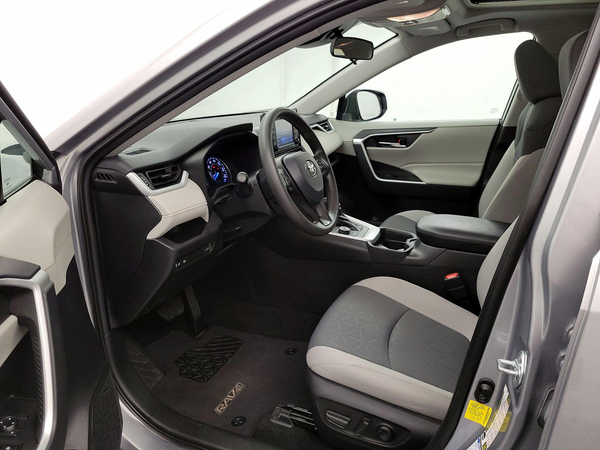 Thumbnail: 2021 Toyota RAV4 - 11