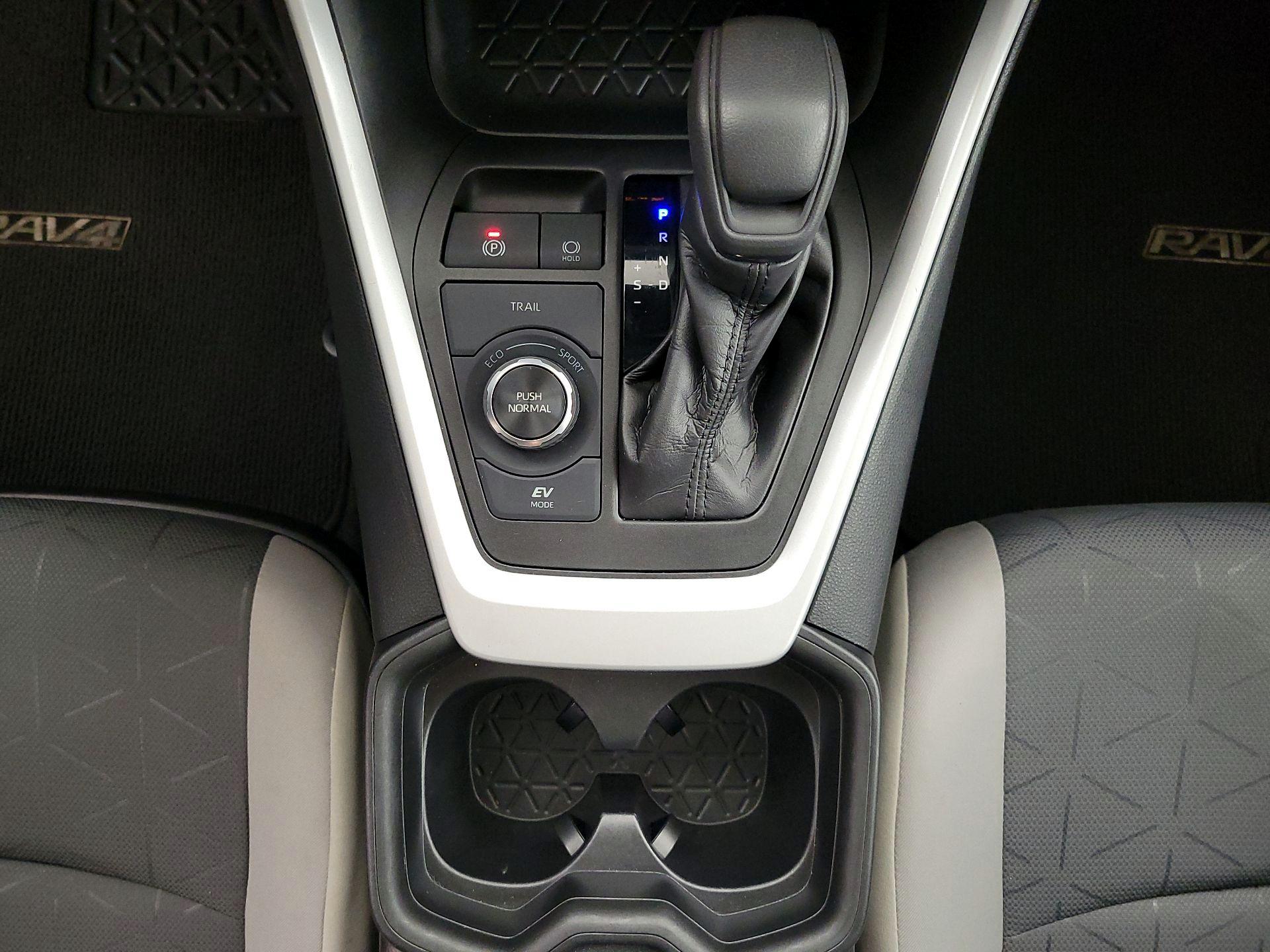 Thumbnail: 2021 Toyota RAV4 - 17