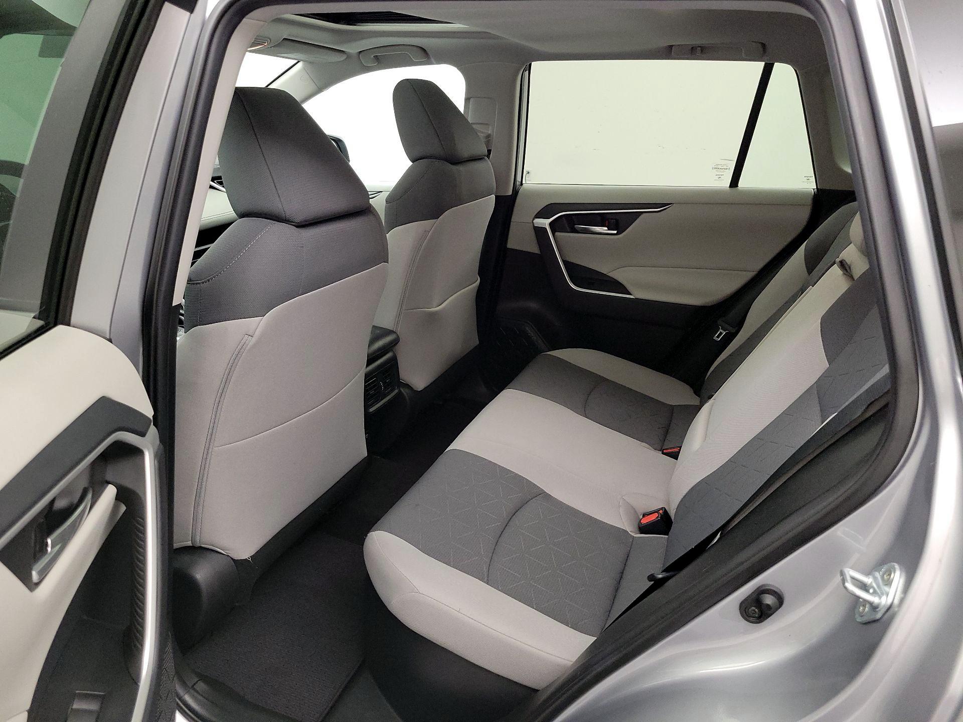 Thumbnail: 2021 Toyota RAV4 - 20