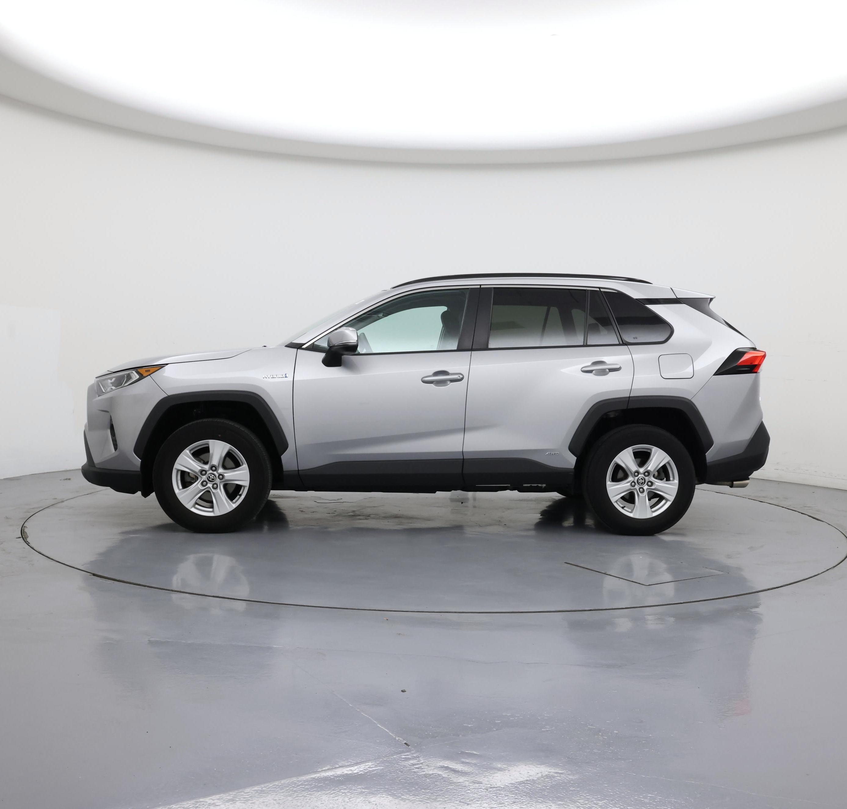 Thumbnail: 2021 Toyota RAV4 - 3