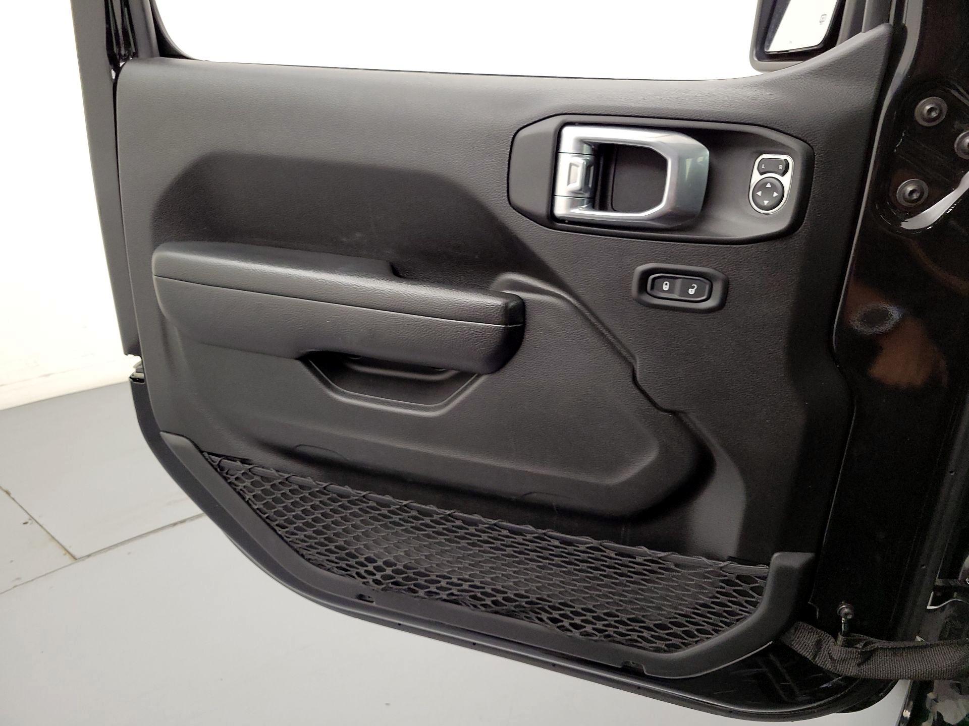 Thumbnail: 2022 Jeep Wrangler - 12
