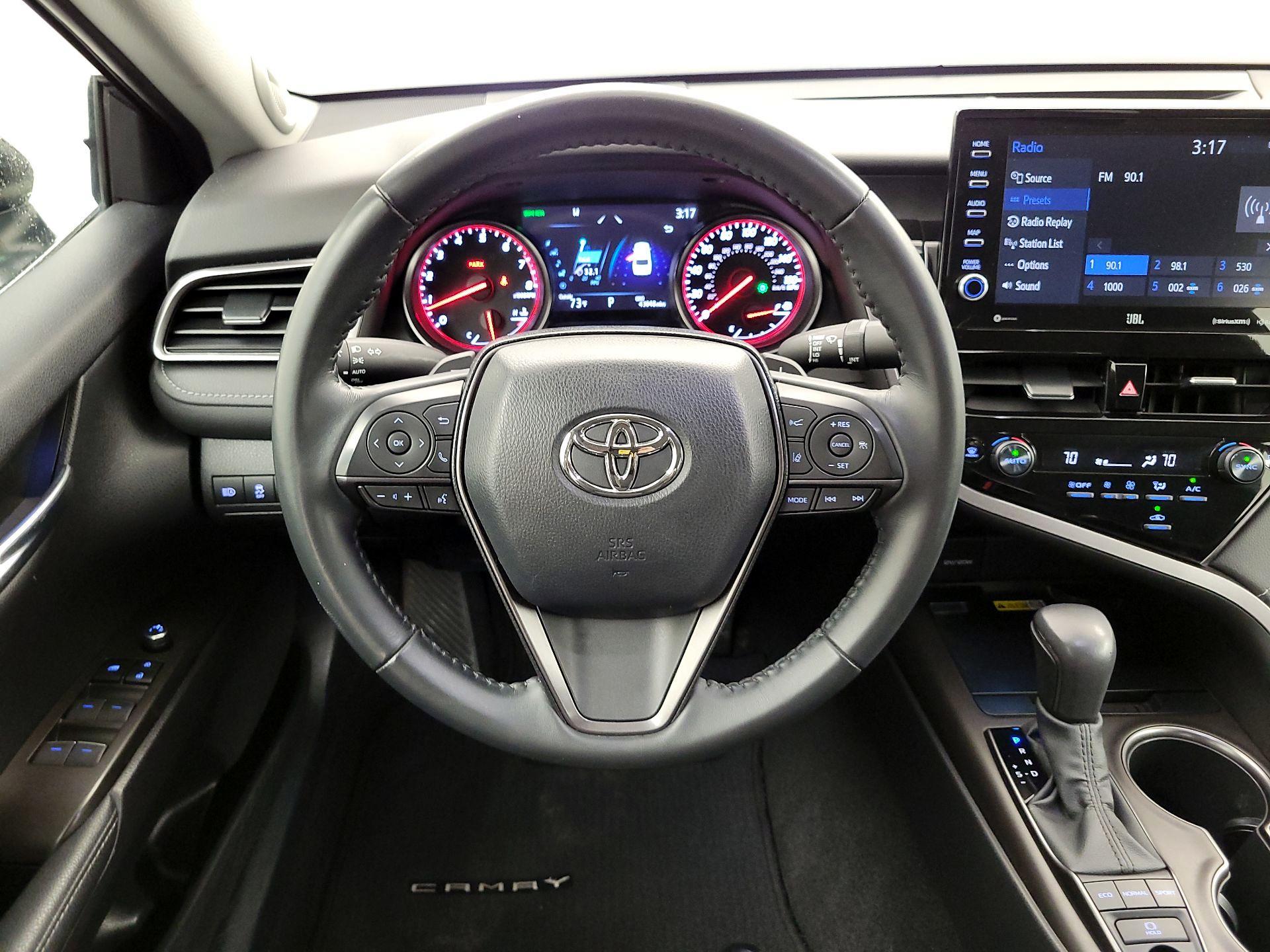 Thumbnail: 2022 Toyota Camry - 10