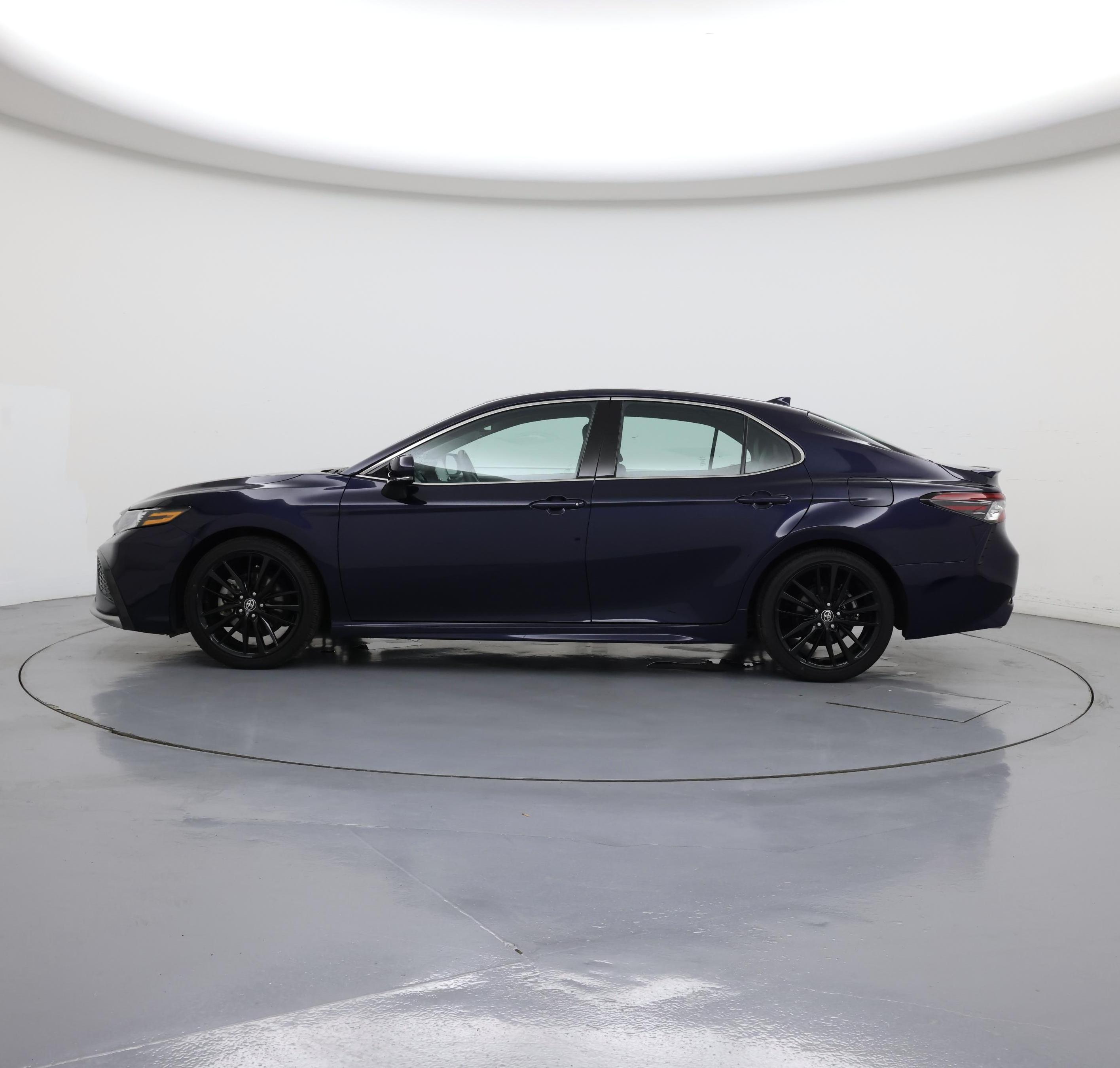 Thumbnail: 2022 Toyota Camry - 3