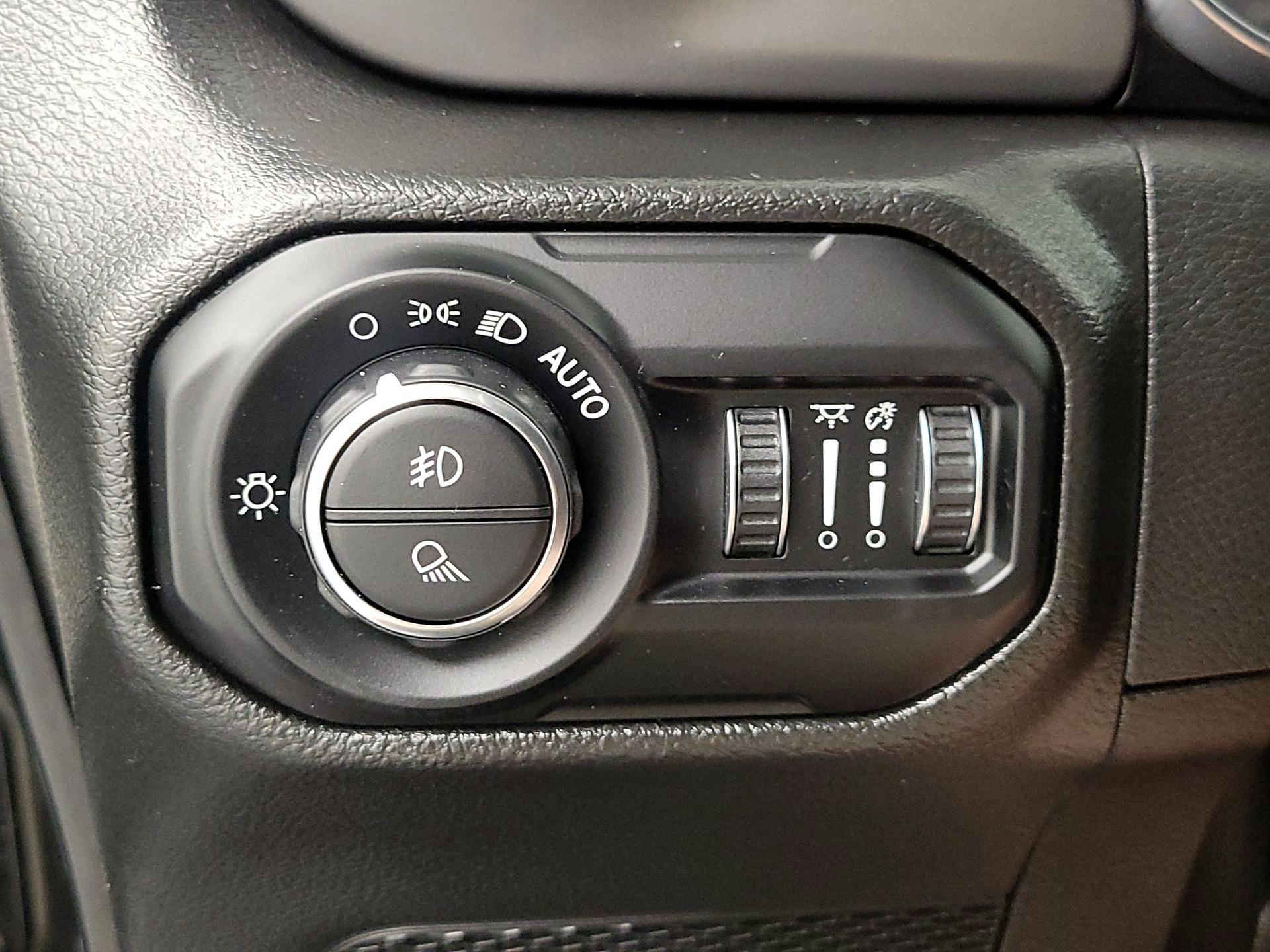 Thumbnail: 2022 Jeep Gladiator - 13