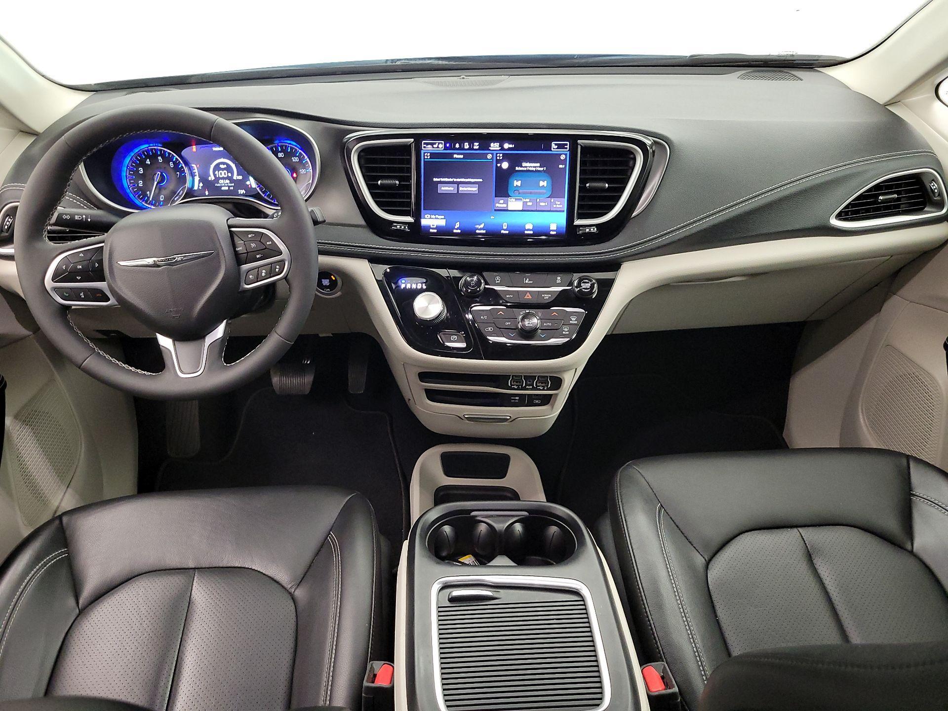 Thumbnail: 2022 Chrysler Pacifica - 9