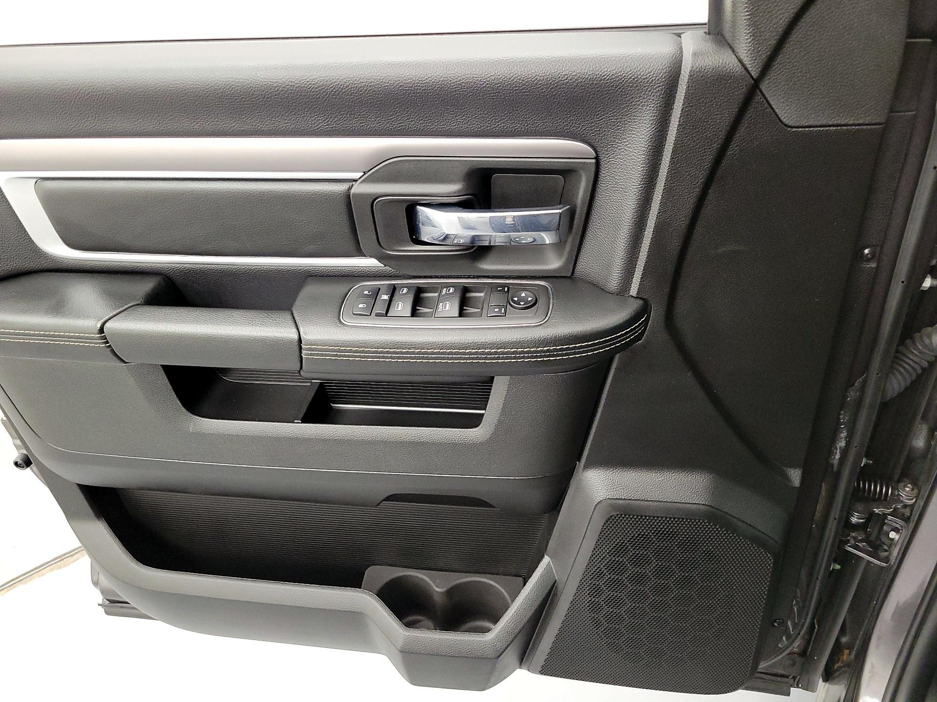 Thumbnail: 2022 RAM 1500 Classic - 12