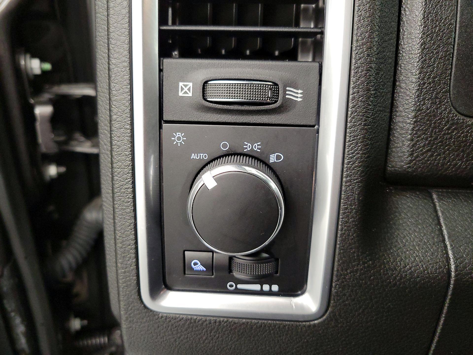 Thumbnail: 2022 RAM 1500 Classic - 13