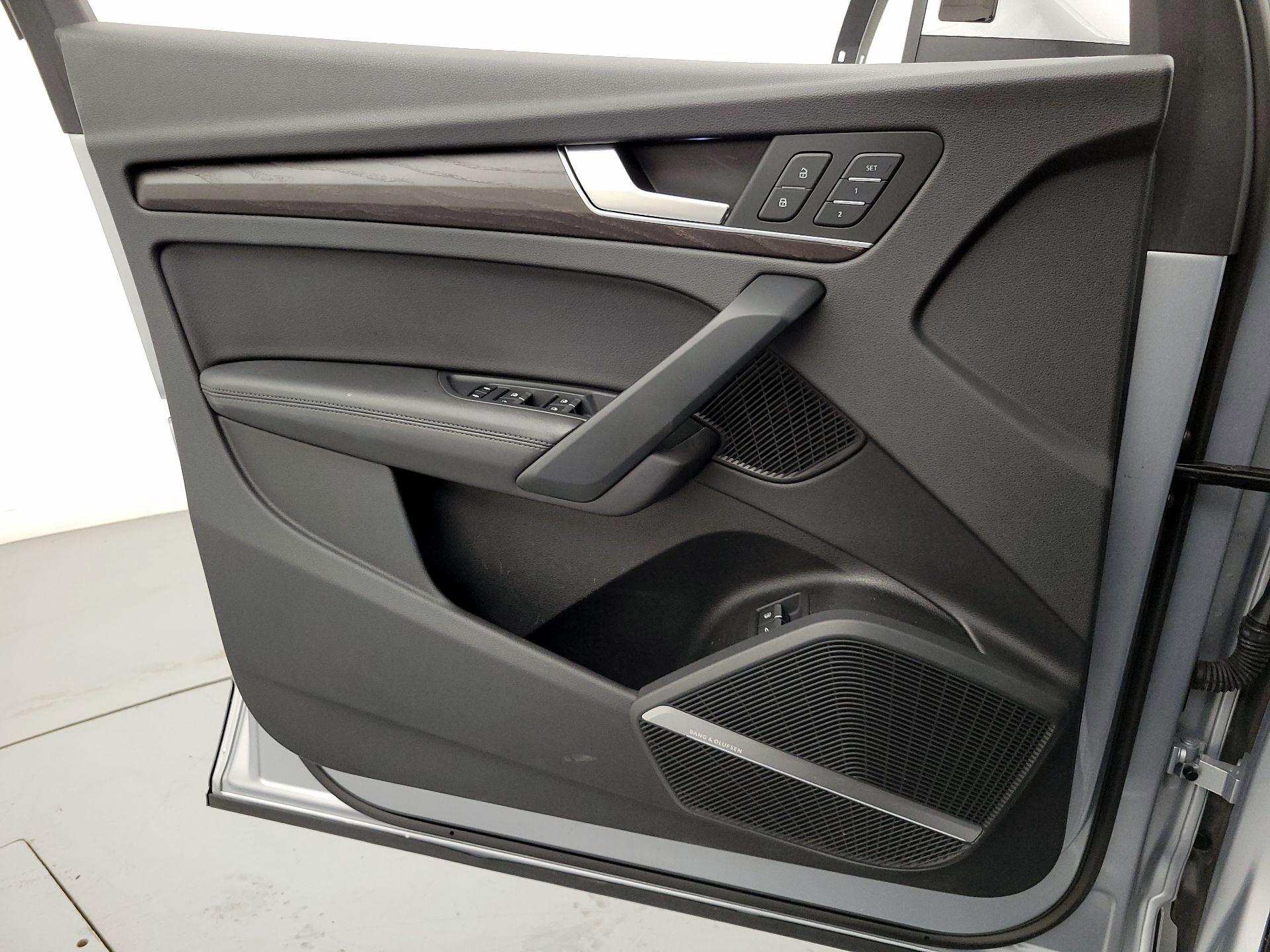 Thumbnail: 2020 Audi Q5 - 12