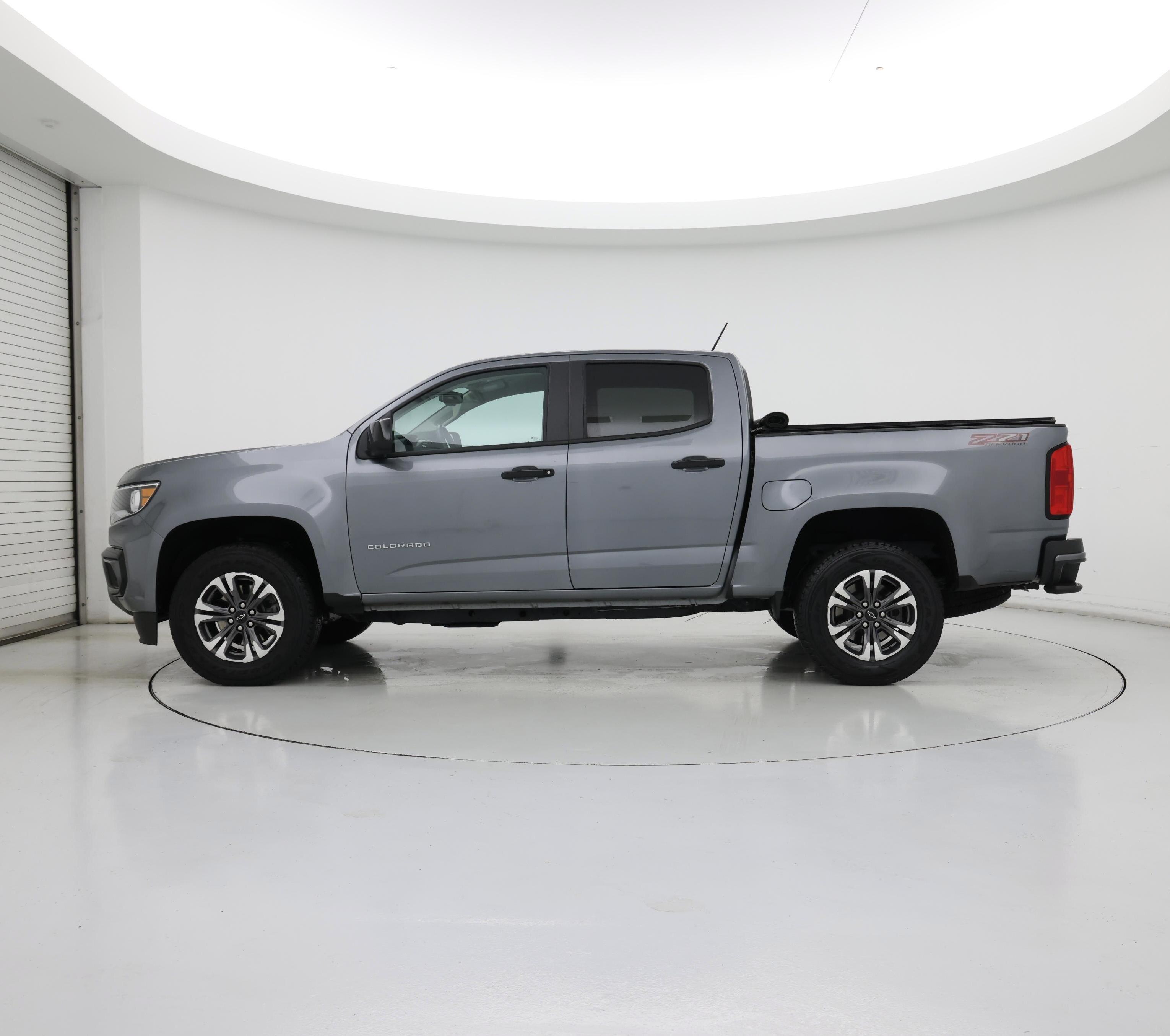 Thumbnail: 2022 Chevrolet Colorado - 3