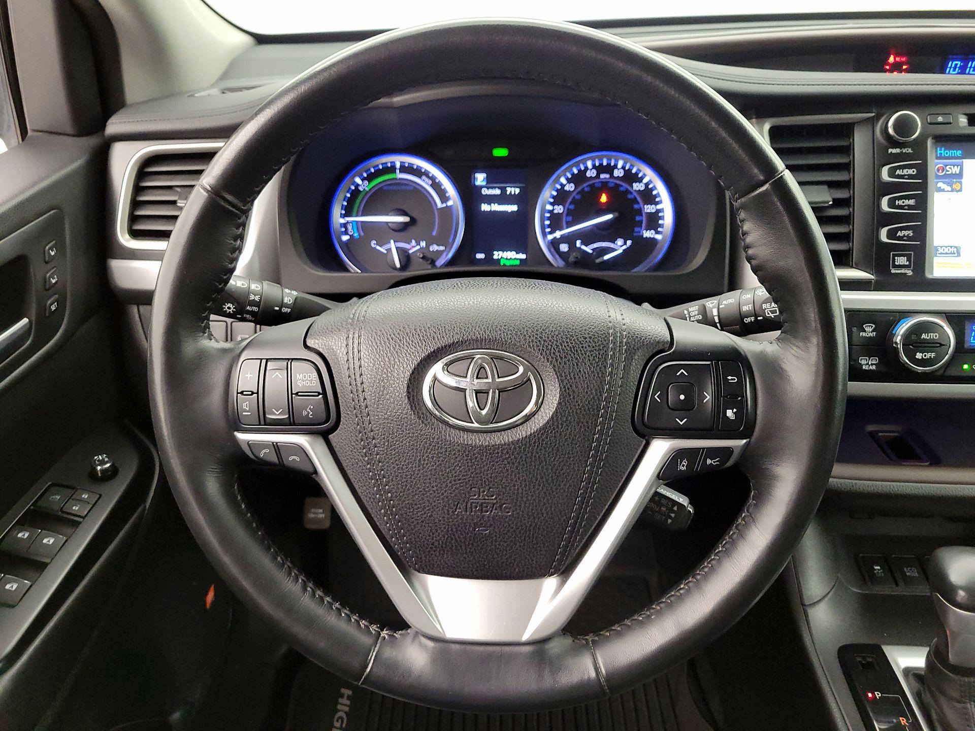 Thumbnail: 2017 Toyota Highlander - 10