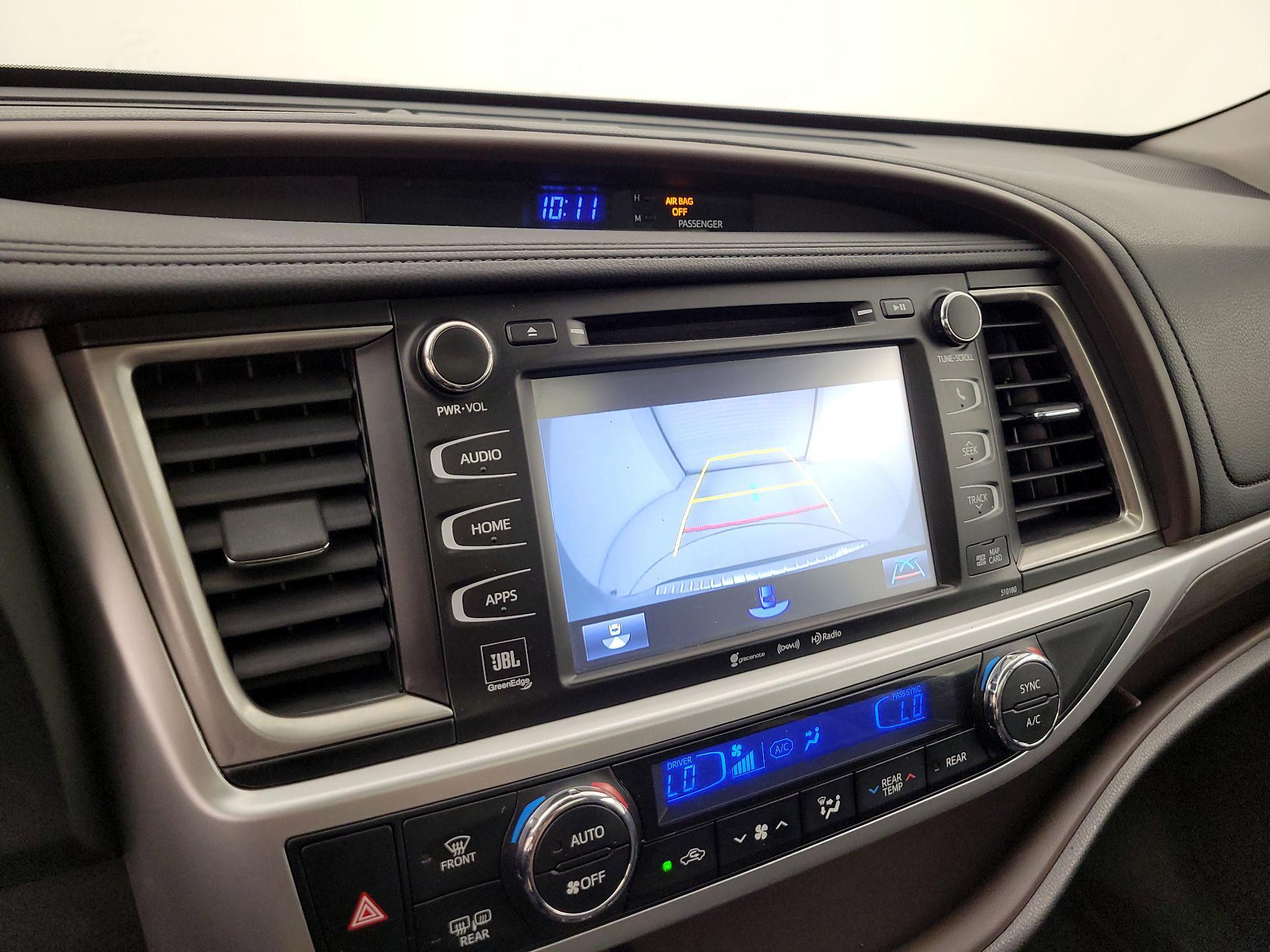 Thumbnail: 2017 Toyota Highlander - 15