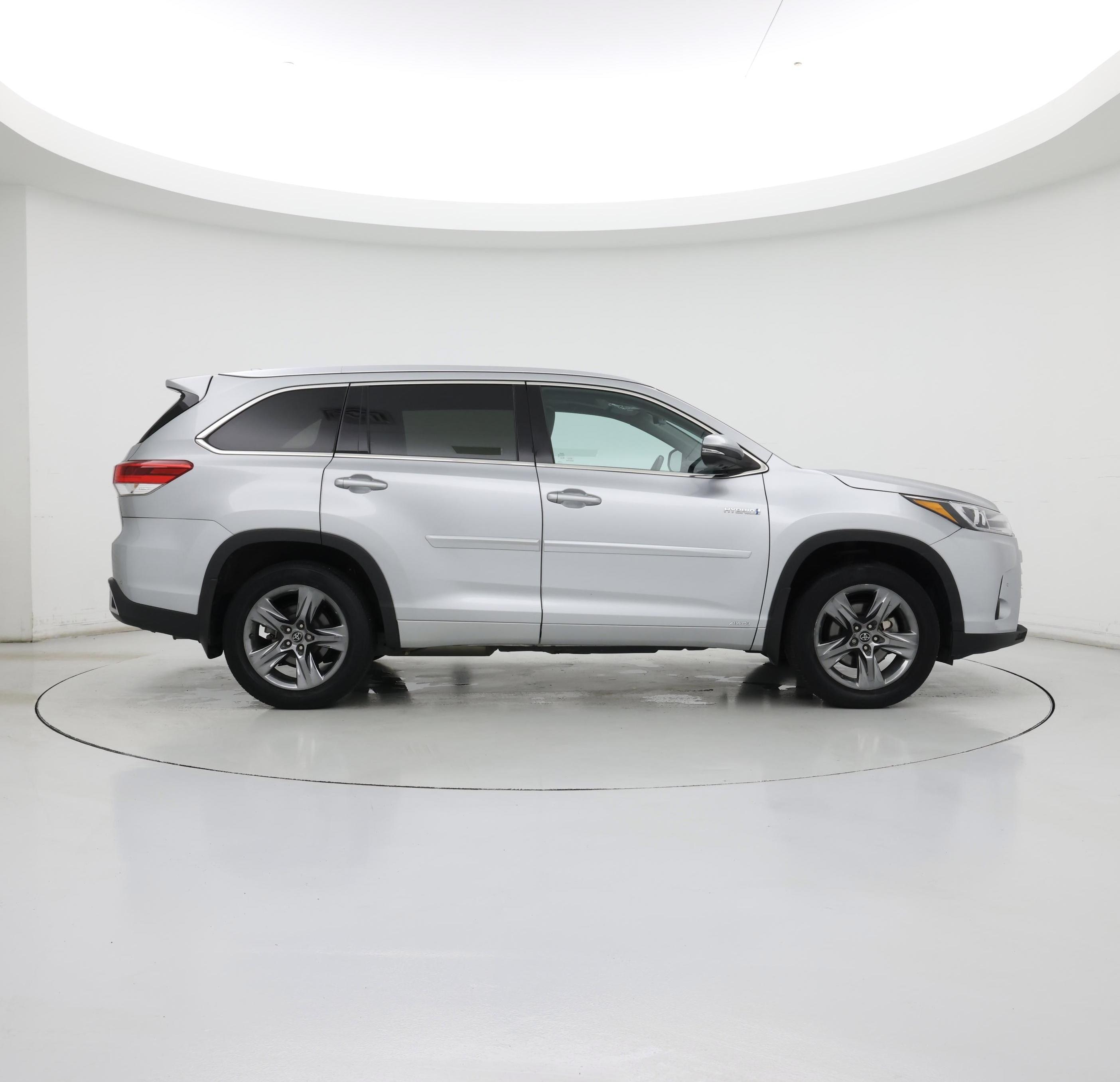 Thumbnail: 2017 Toyota Highlander - 7