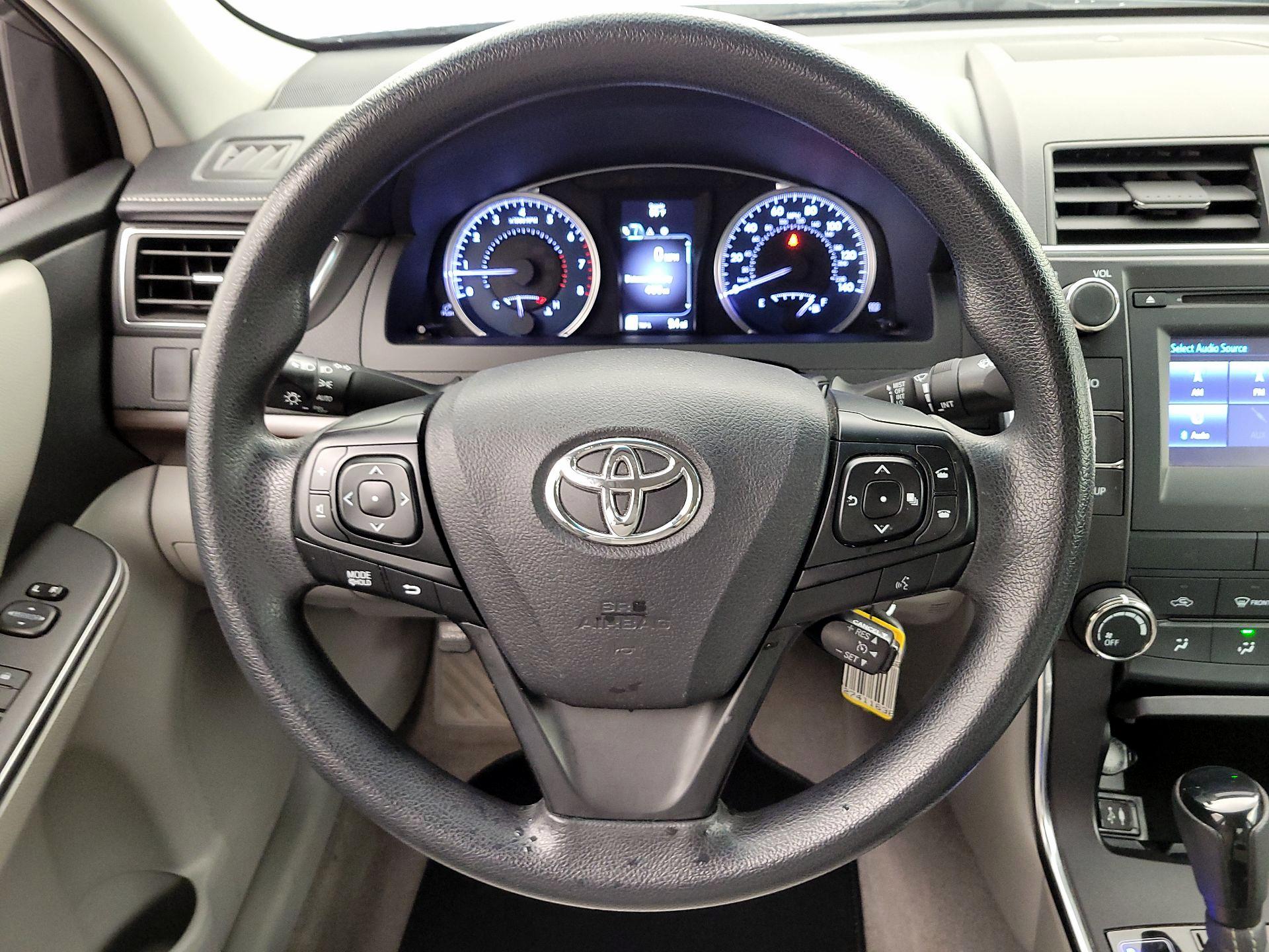Thumbnail: 2016 Toyota Camry - 10