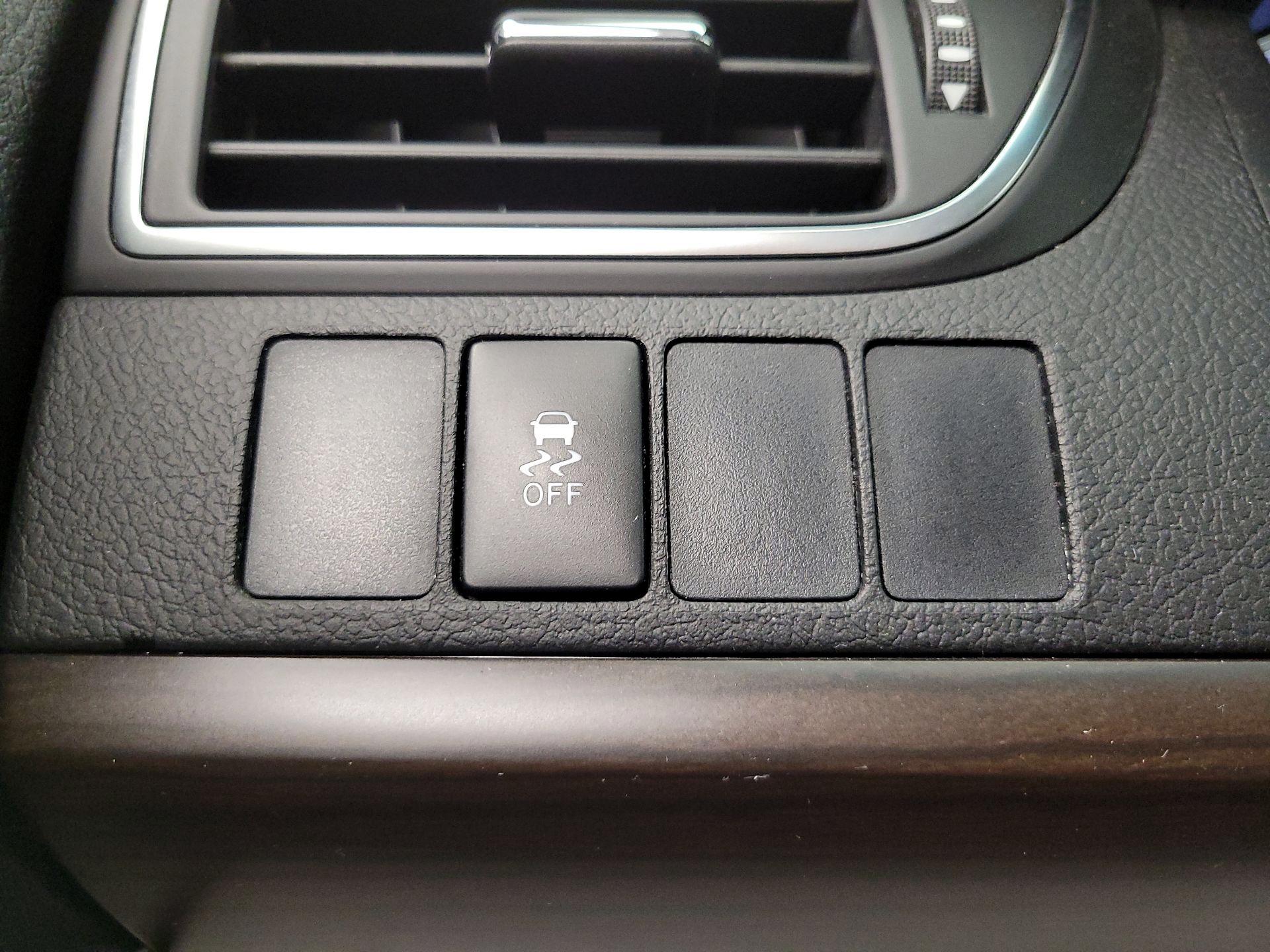Thumbnail: 2016 Toyota Camry - 13