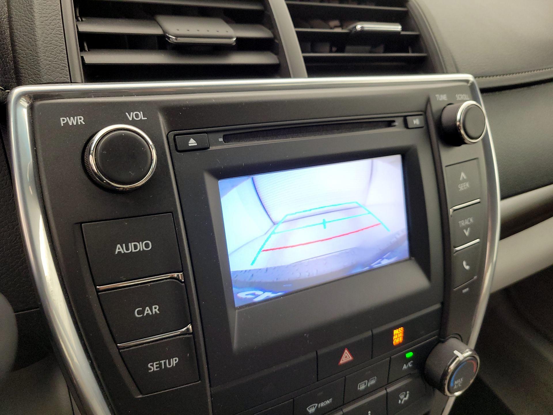 Thumbnail: 2016 Toyota Camry - 14