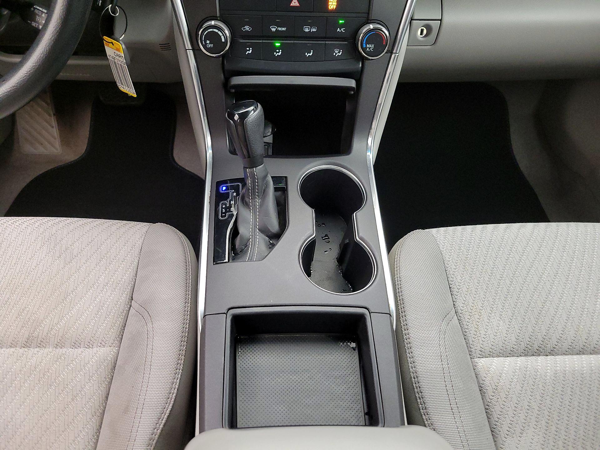 Thumbnail: 2016 Toyota Camry - 17