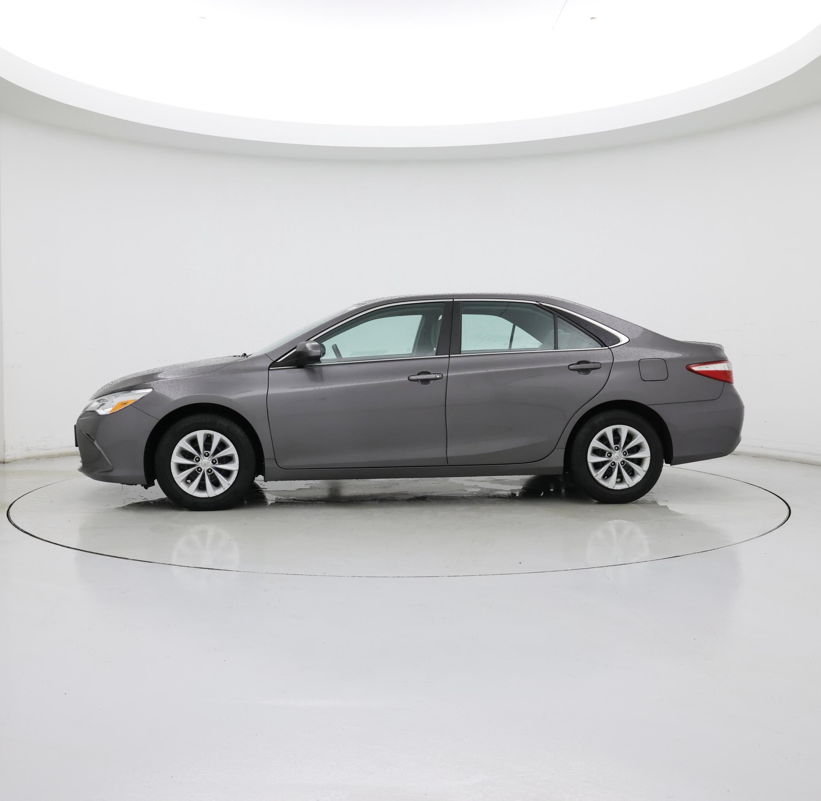 Thumbnail: 2016 Toyota Camry - 3