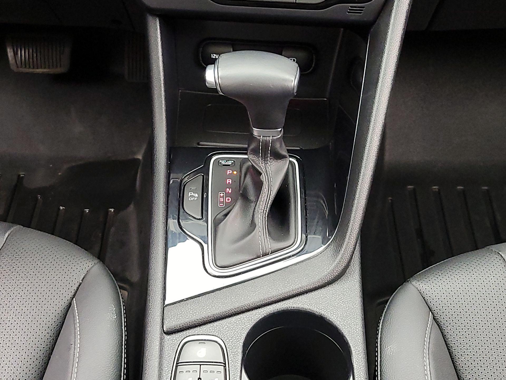 Thumbnail: 2020 Kia Niro - 18