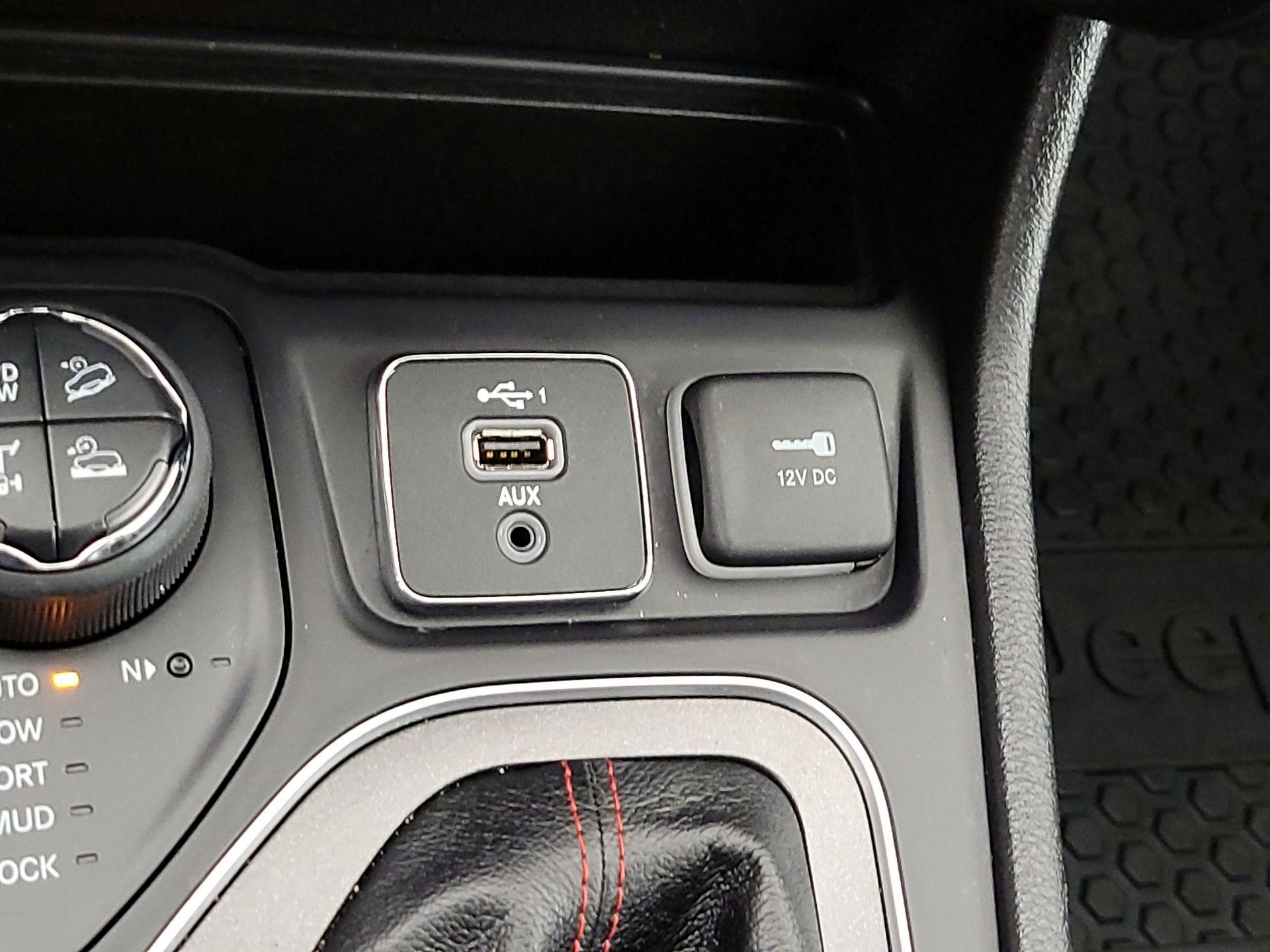 Thumbnail: 2020 Jeep Cherokee - 18