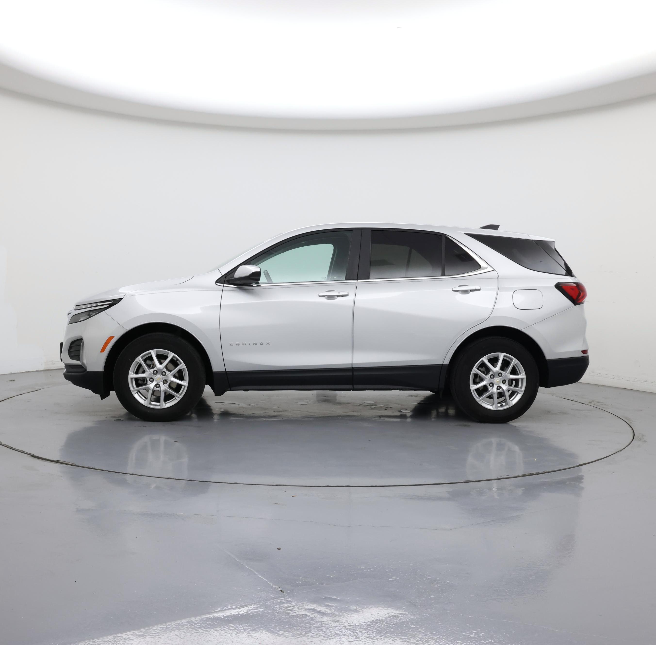 Thumbnail: 2022 Chevrolet Equinox - 3