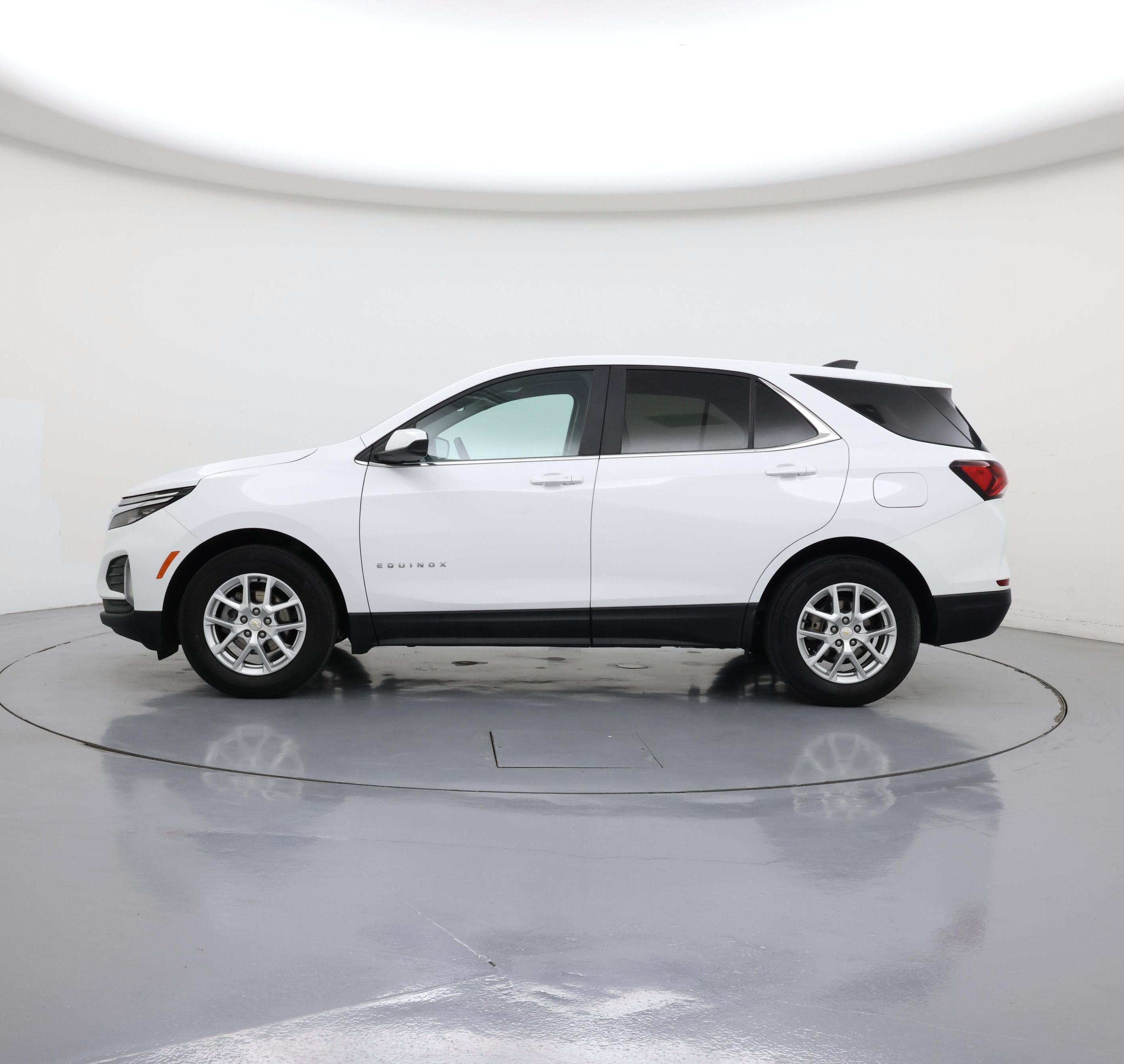 Thumbnail: 2022 Chevrolet Equinox - 3