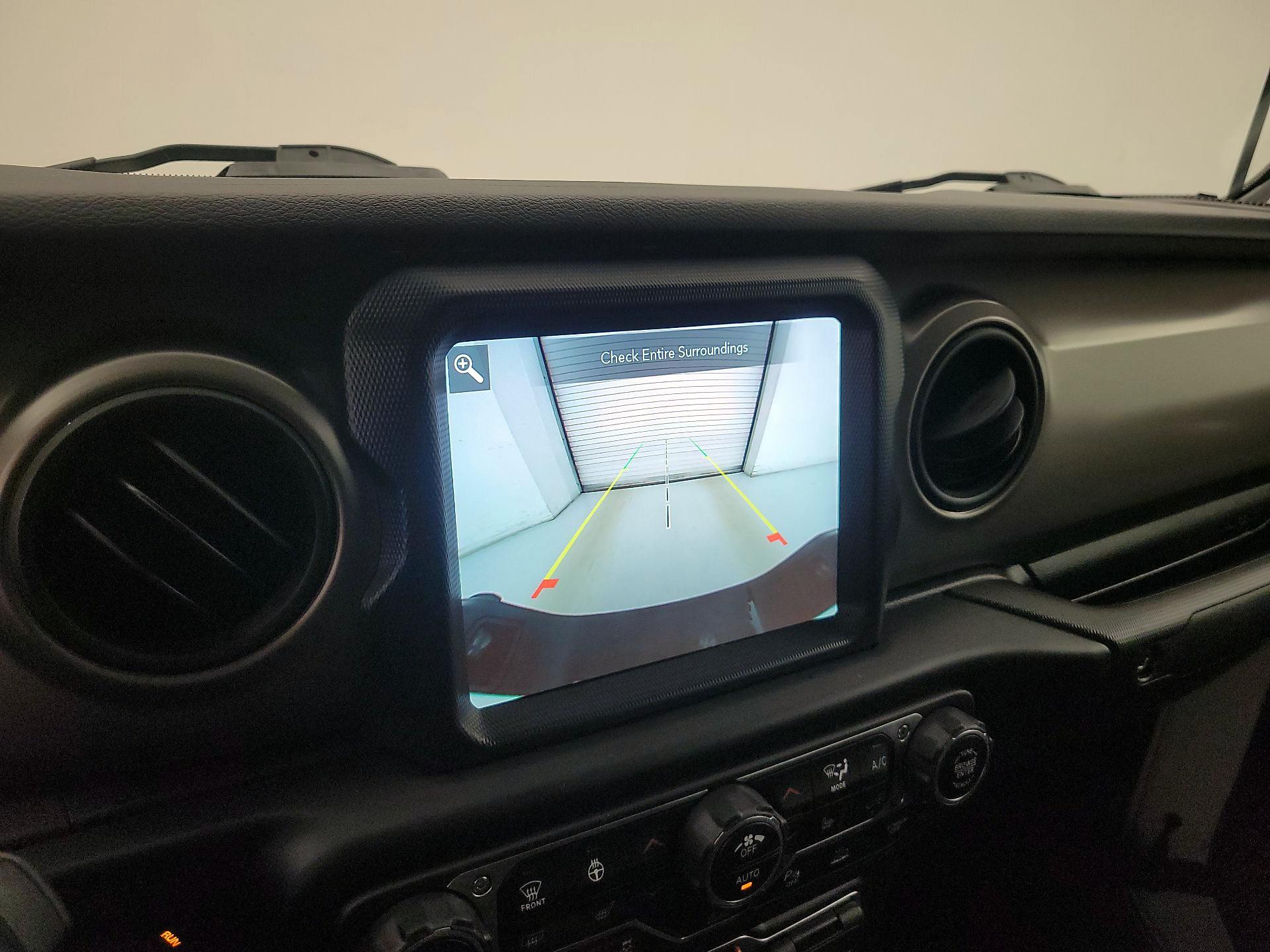 Thumbnail: 2021 Jeep Gladiator - 15