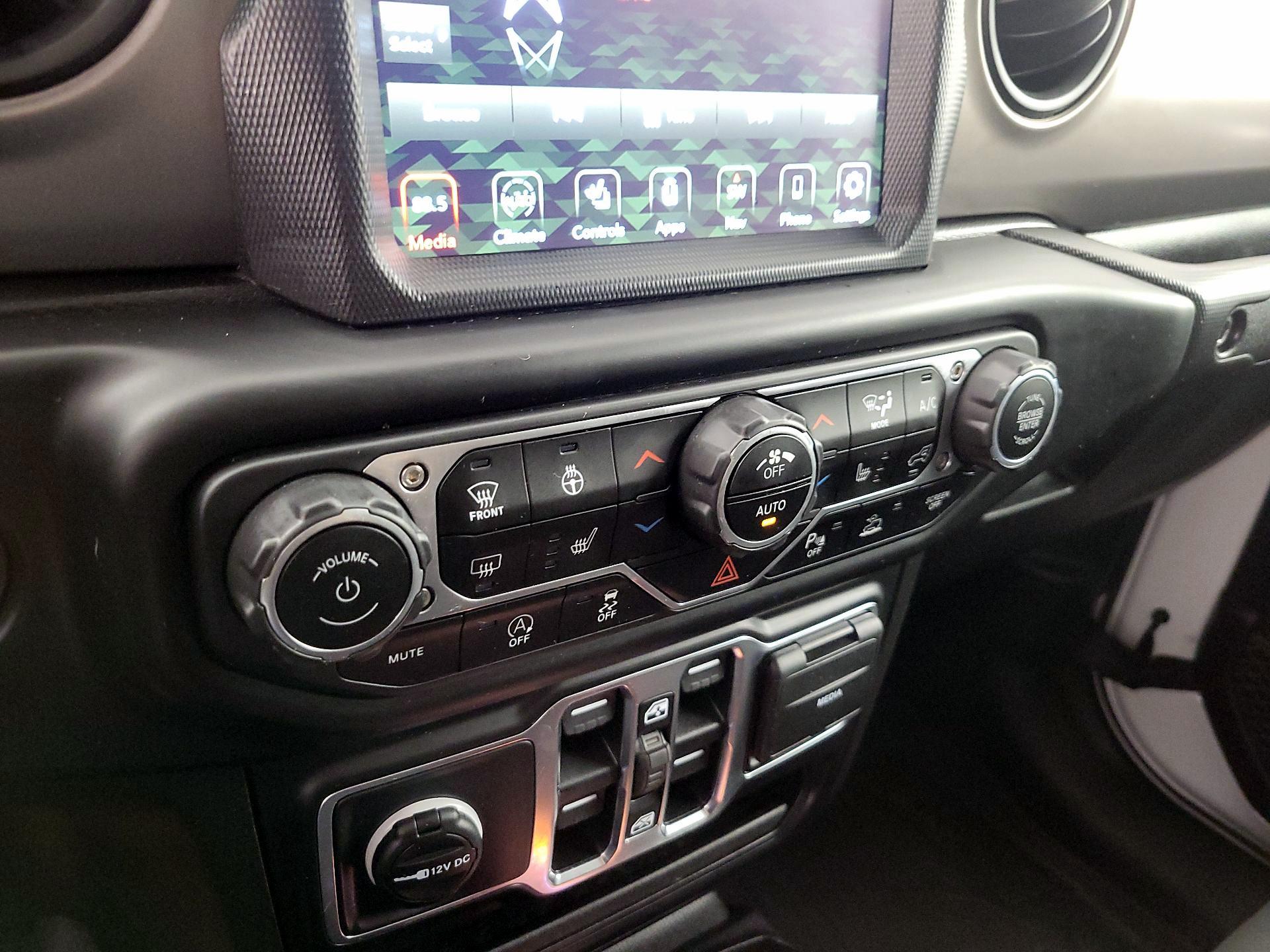 Thumbnail: 2021 Jeep Gladiator - 17