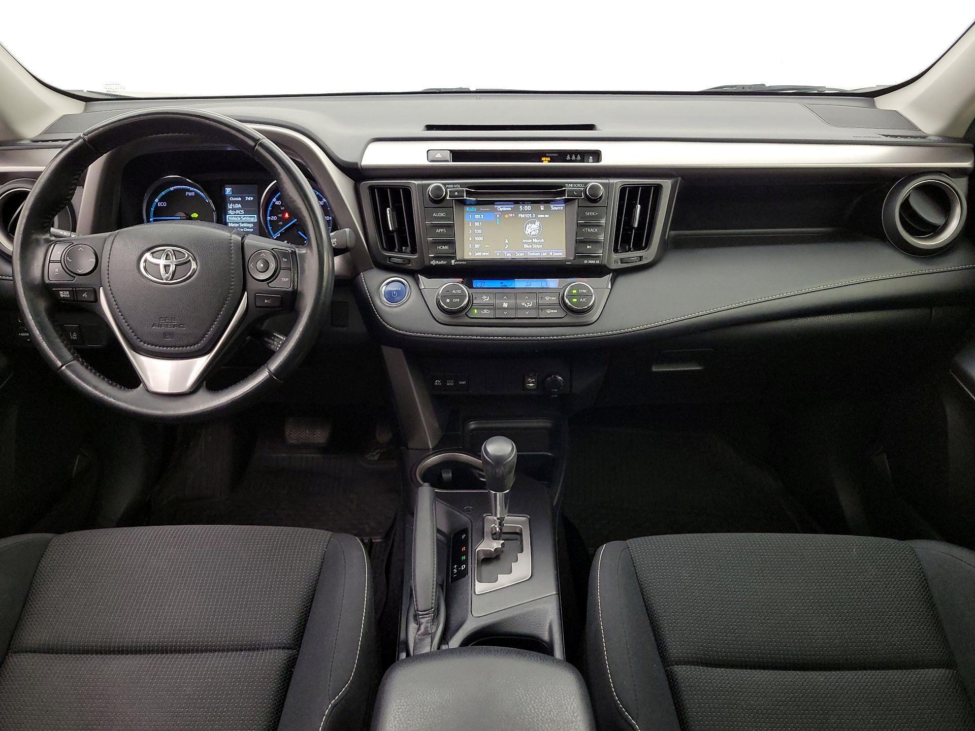 Thumbnail: 2017 Toyota RAV4 - 9