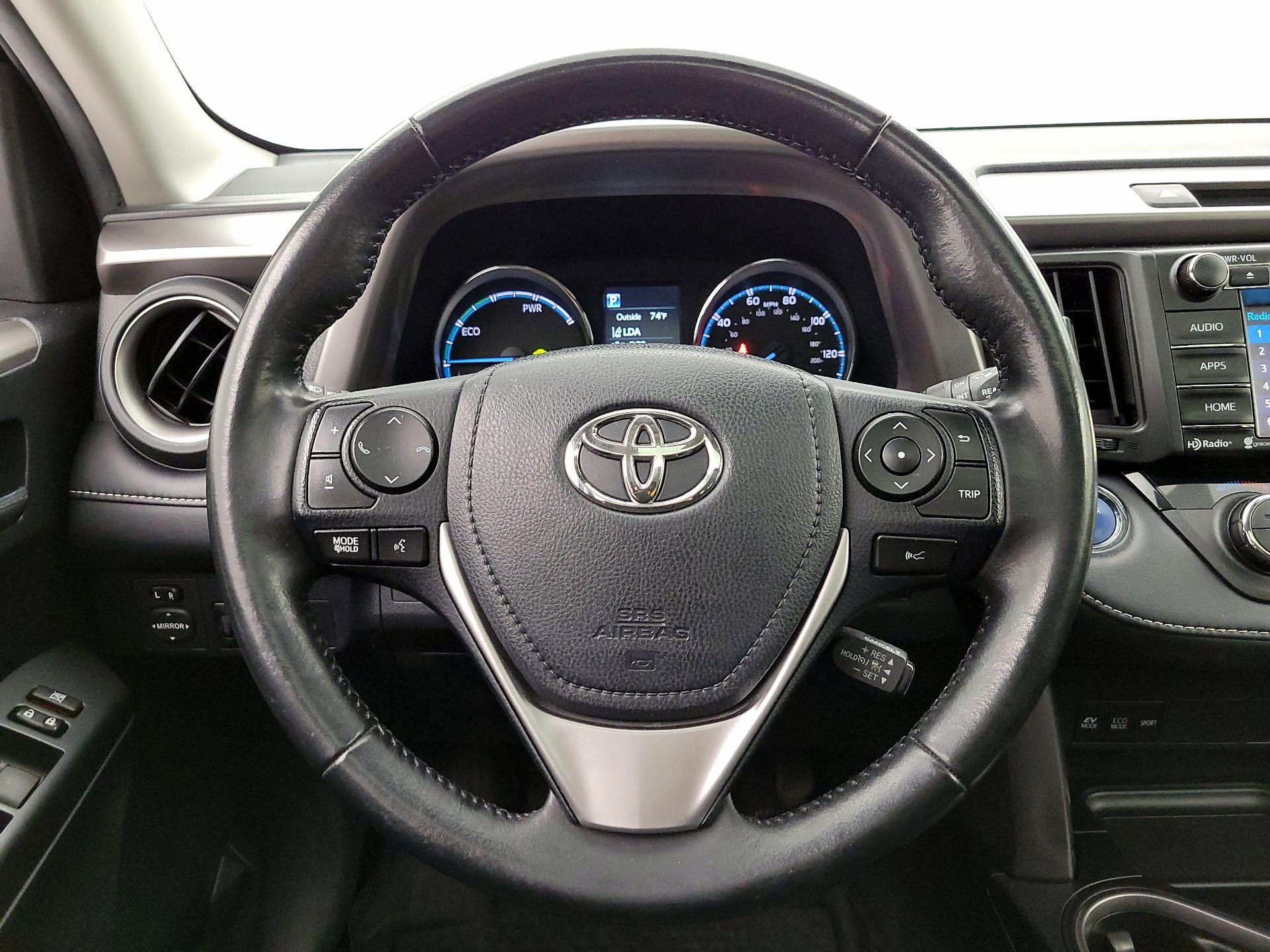 Thumbnail: 2017 Toyota RAV4 - 10