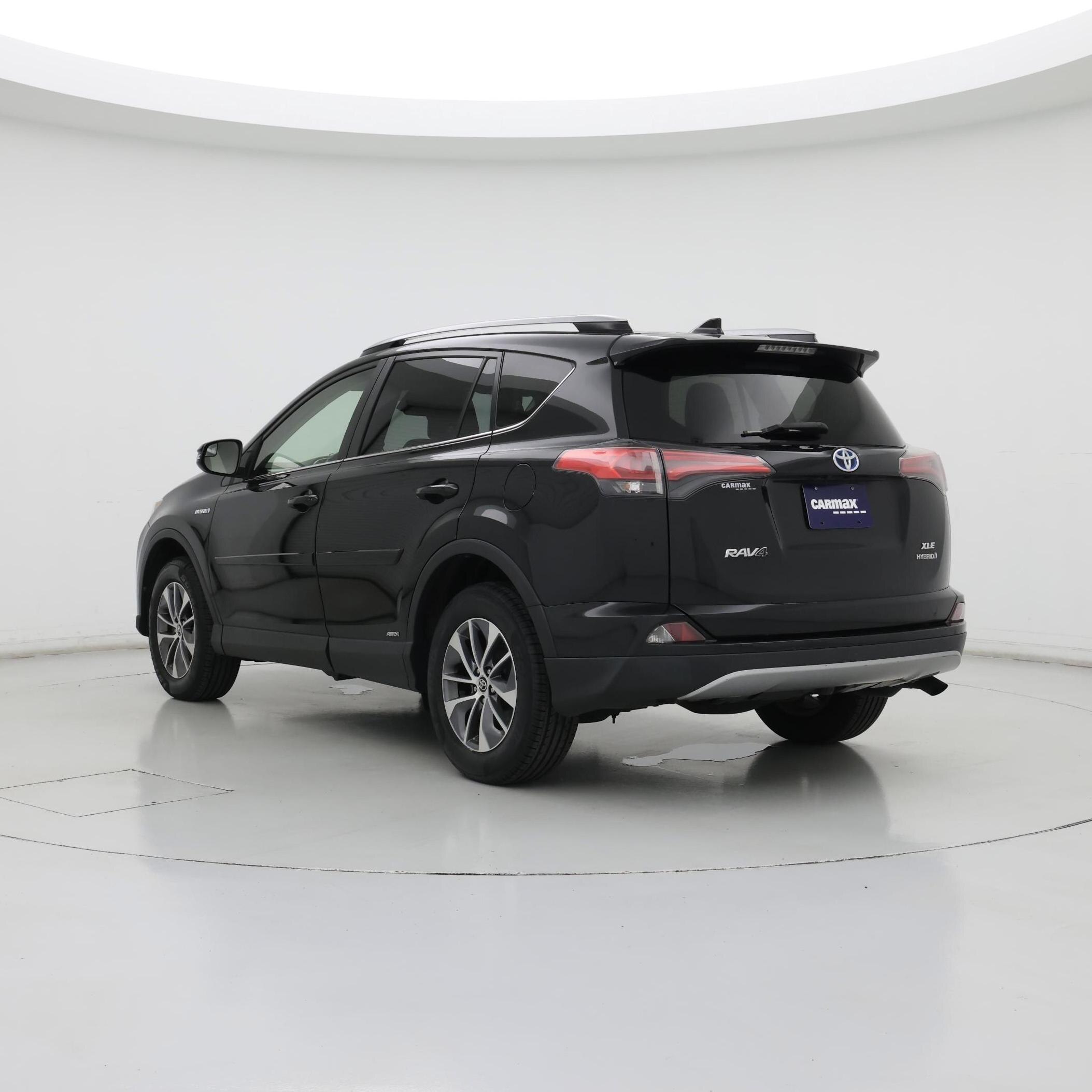 Thumbnail: 2017 Toyota RAV4 - 2