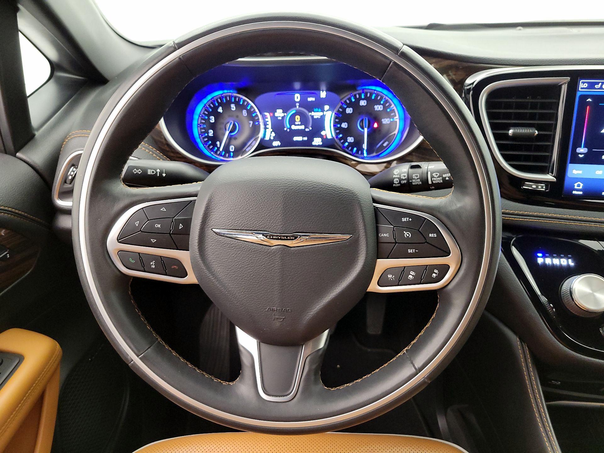 Thumbnail: 2021 Chrysler Pacifica - 10