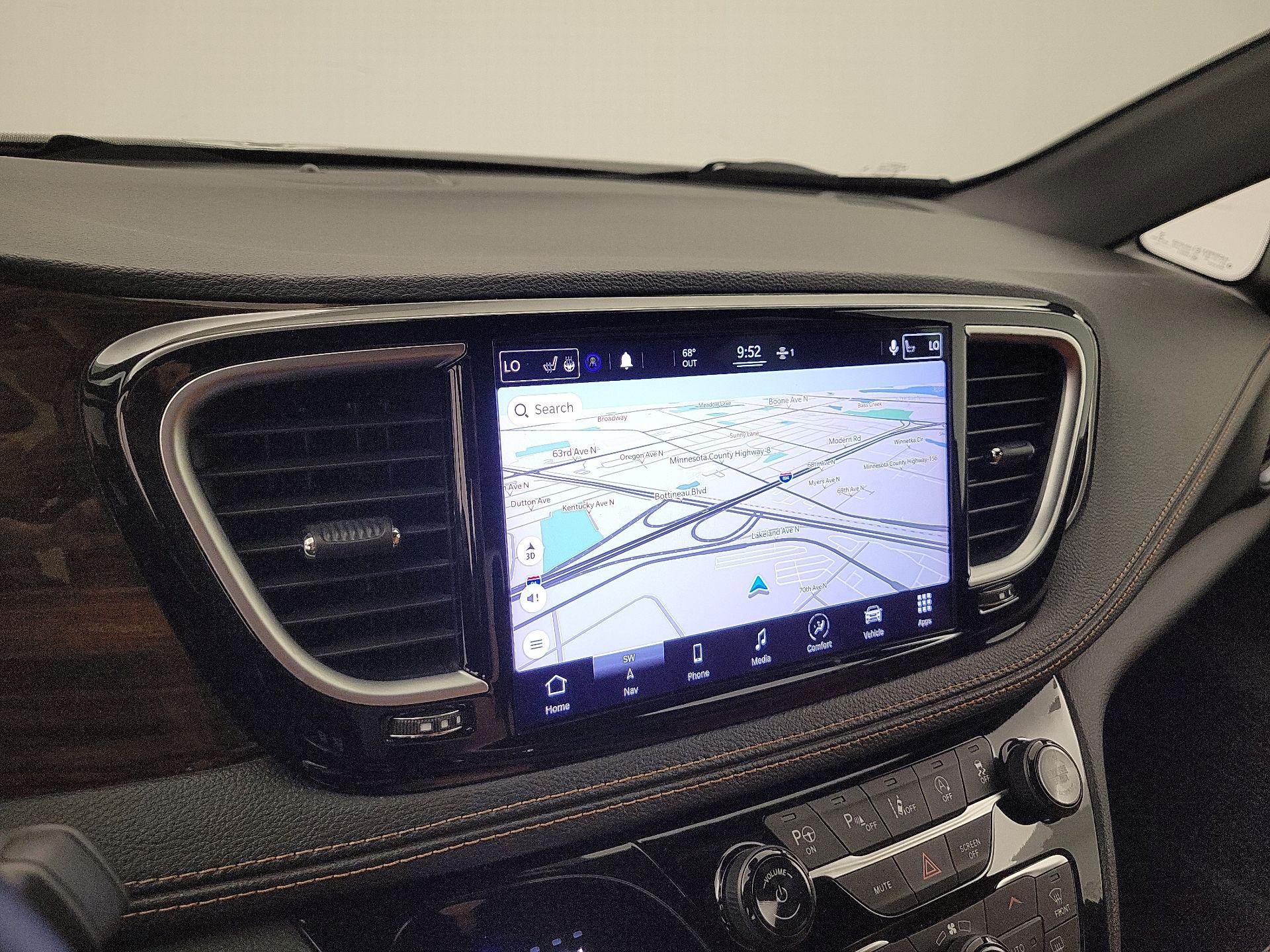 Thumbnail: 2021 Chrysler Pacifica - 14