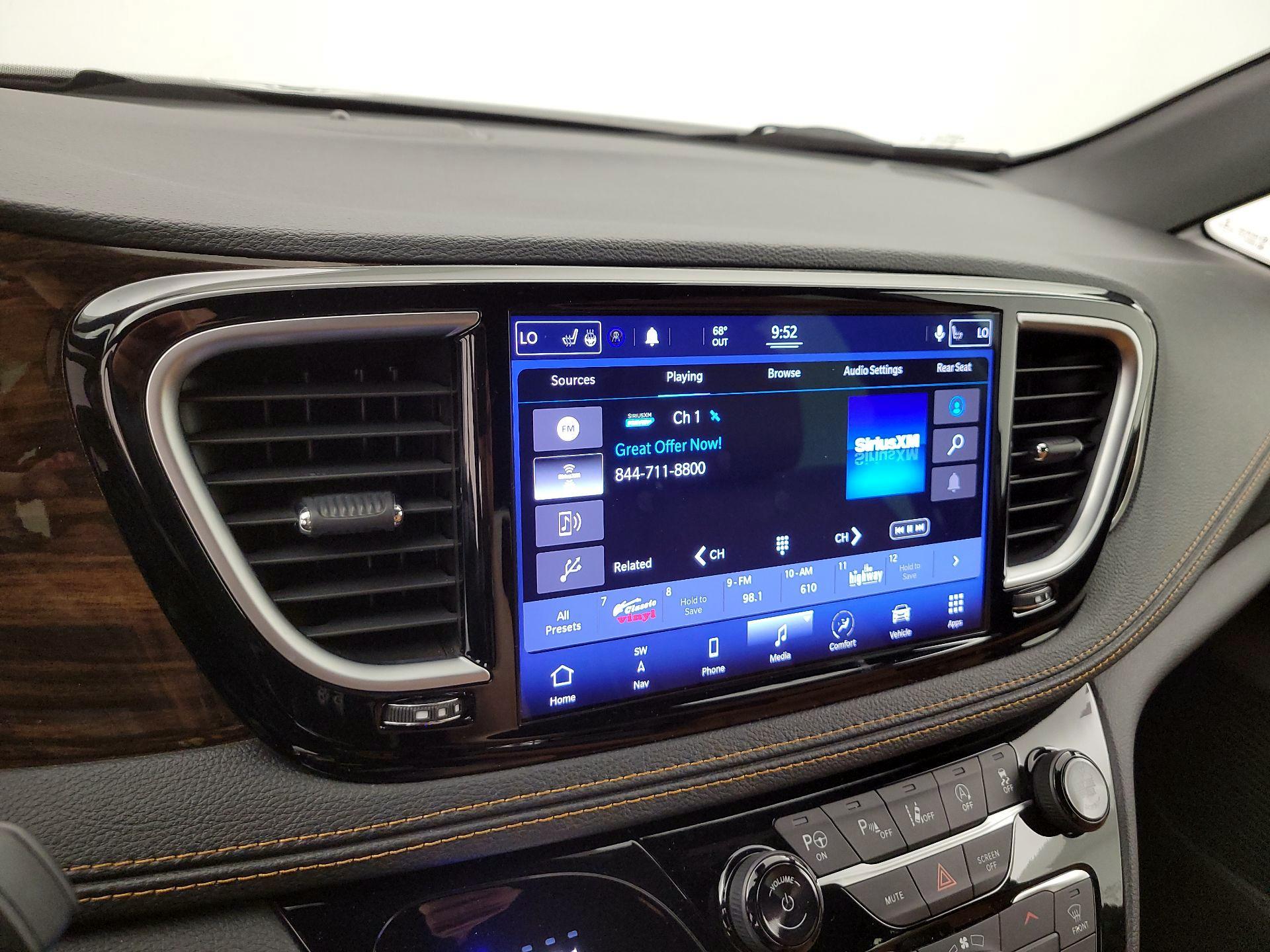 Thumbnail: 2021 Chrysler Pacifica - 16