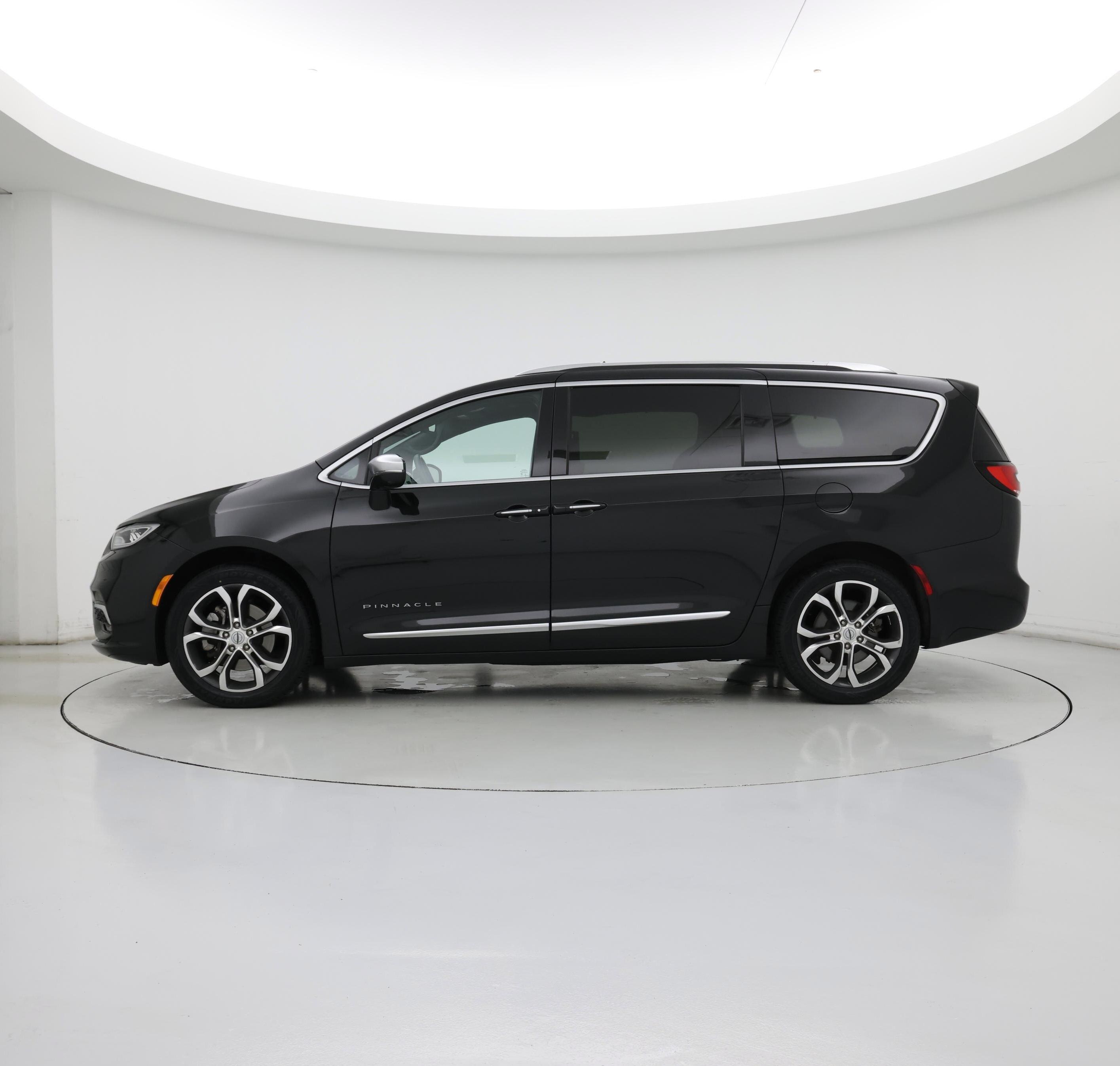 Thumbnail: 2021 Chrysler Pacifica - 3