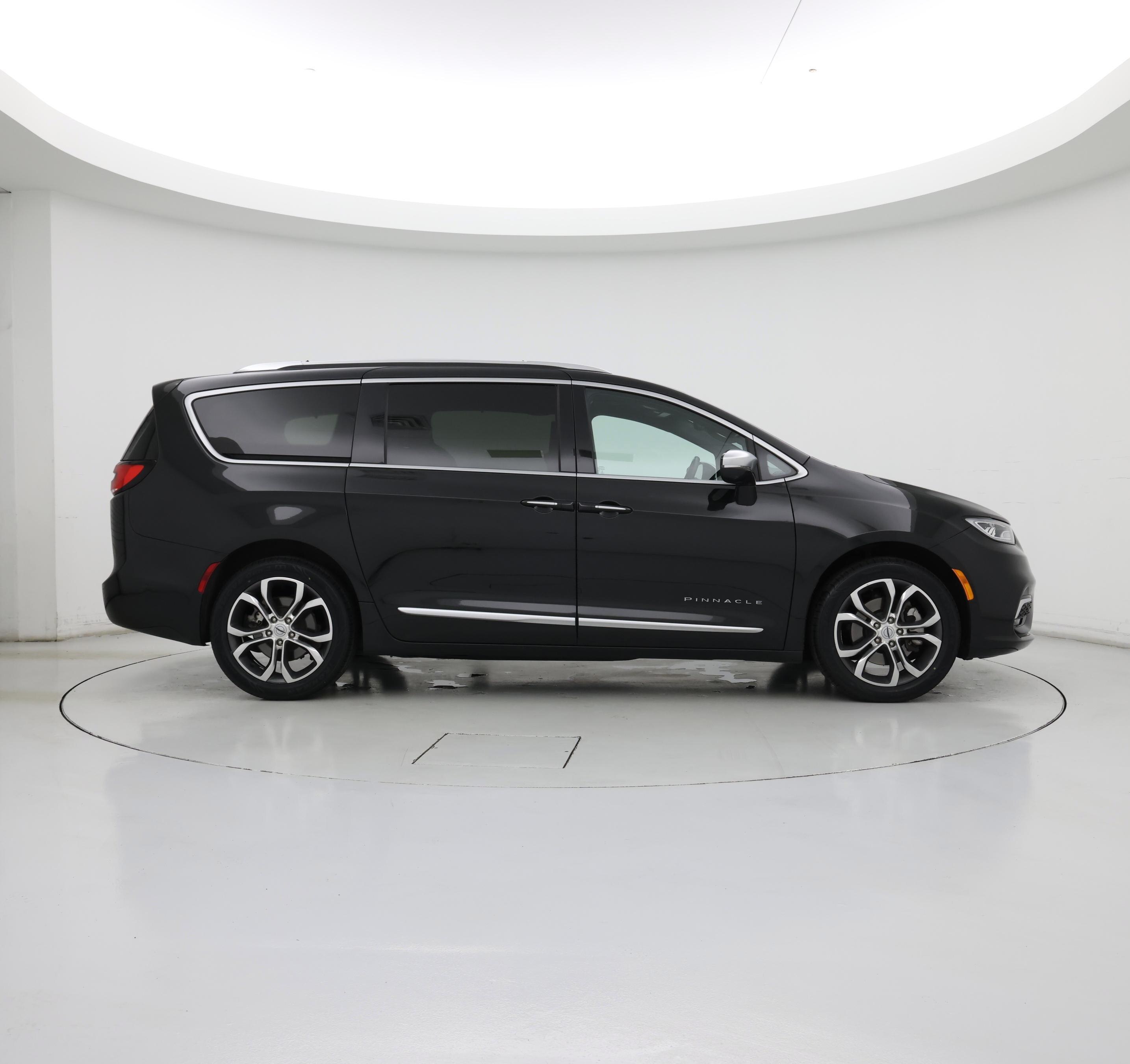 Thumbnail: 2021 Chrysler Pacifica - 7