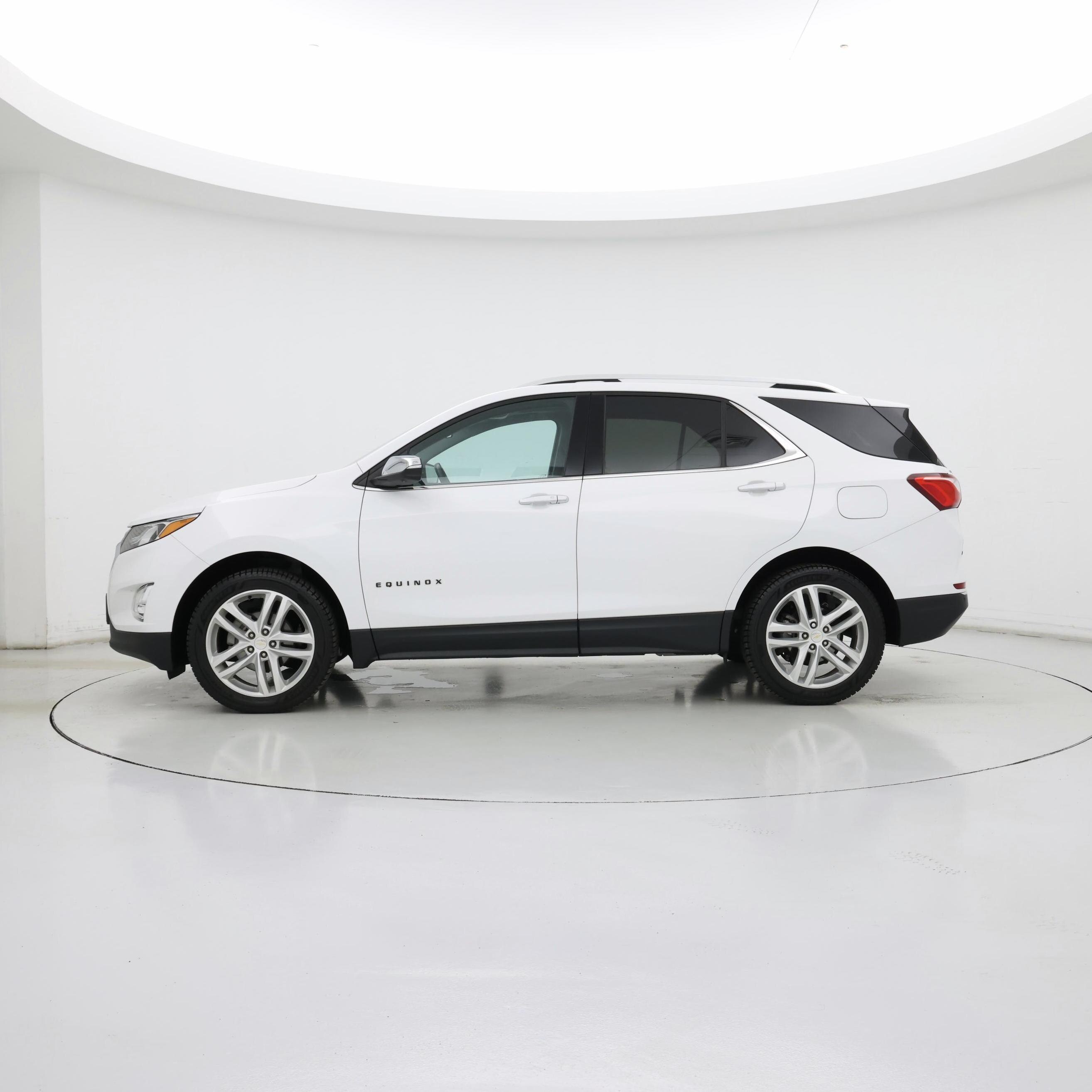 Thumbnail: 2021 Chevrolet Equinox - 3
