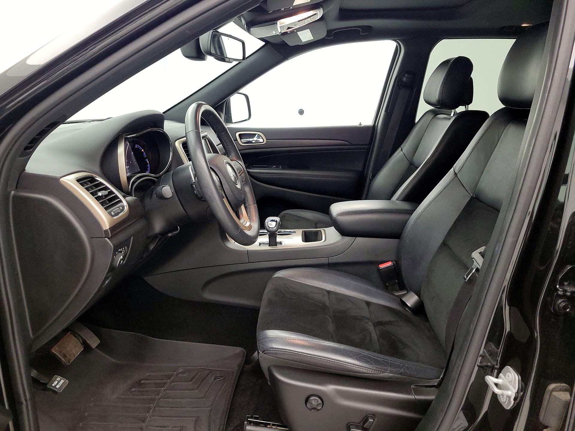 Thumbnail: 2015 Jeep Grand Cherokee - 11