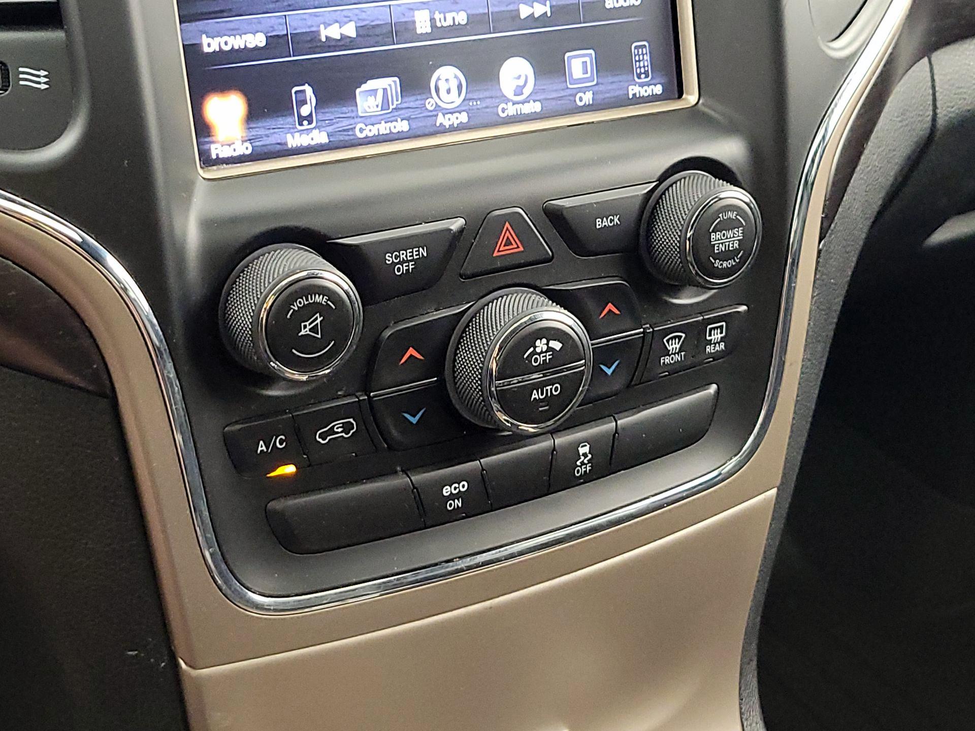 Thumbnail: 2015 Jeep Grand Cherokee - 15