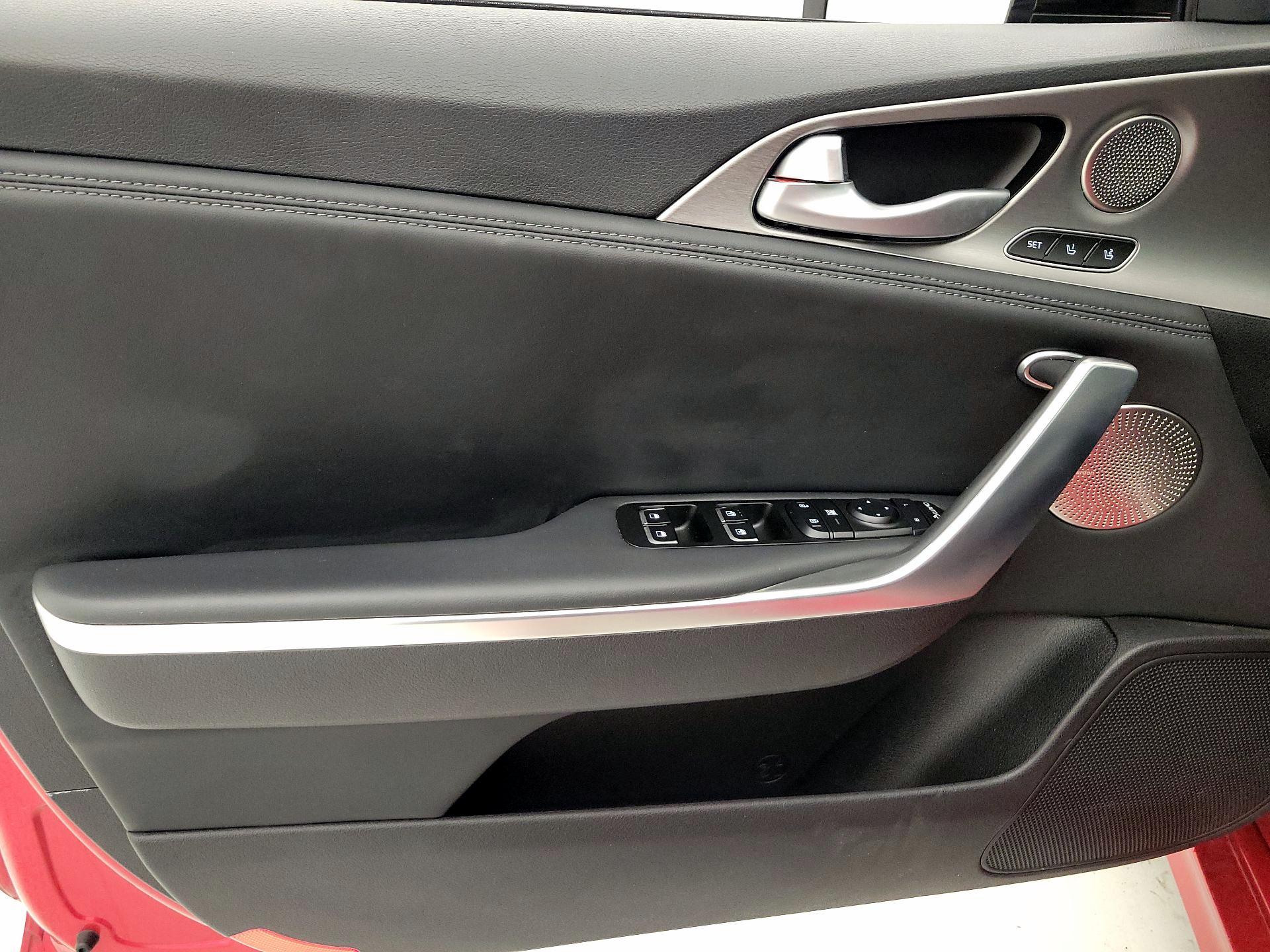 Thumbnail: 2019 Kia Stinger - 12