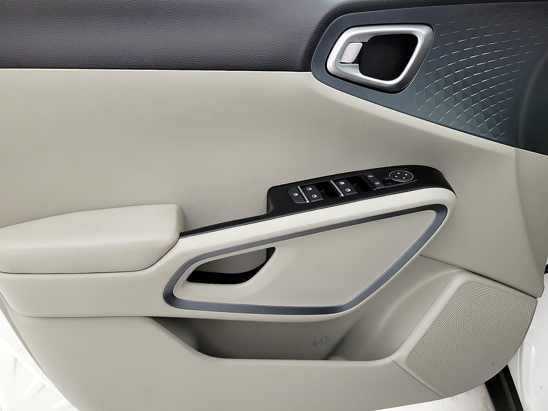 Thumbnail: 2023 Kia Soul - 12