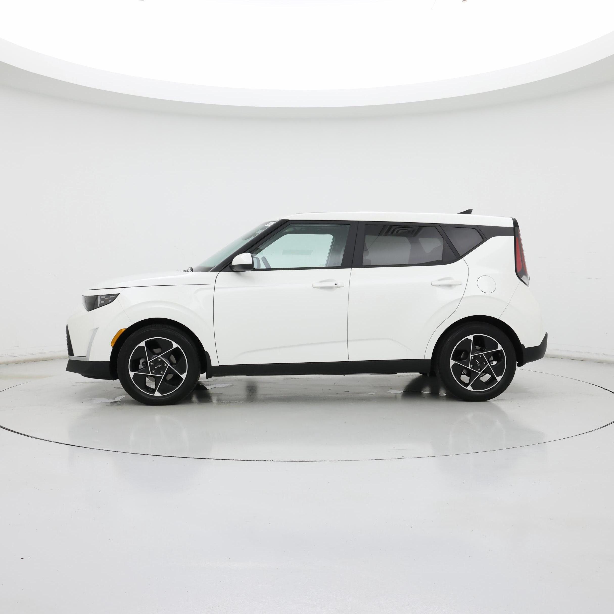 Thumbnail: 2023 Kia Soul - 3
