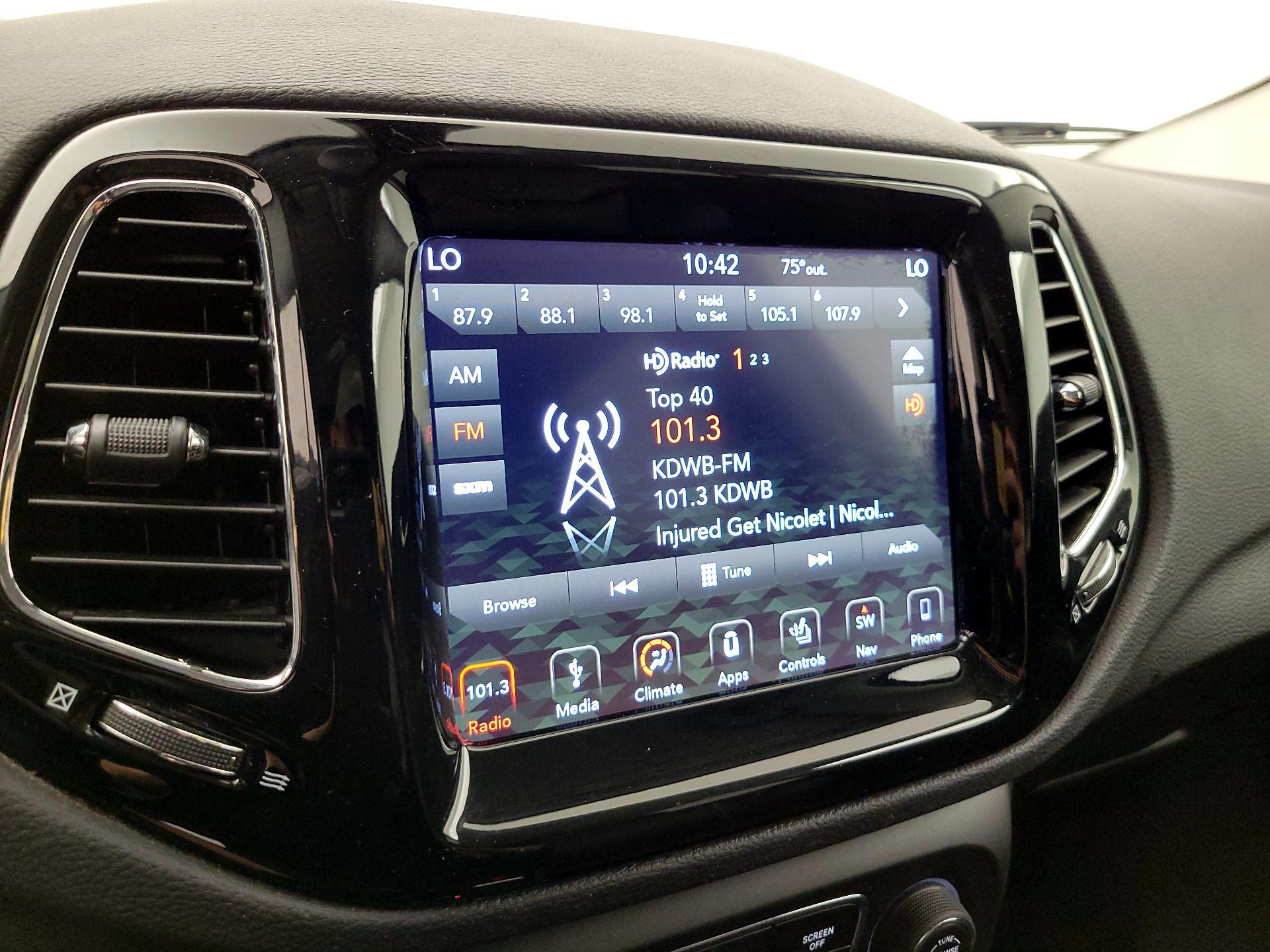 Thumbnail: 2018 Jeep Compass - 16
