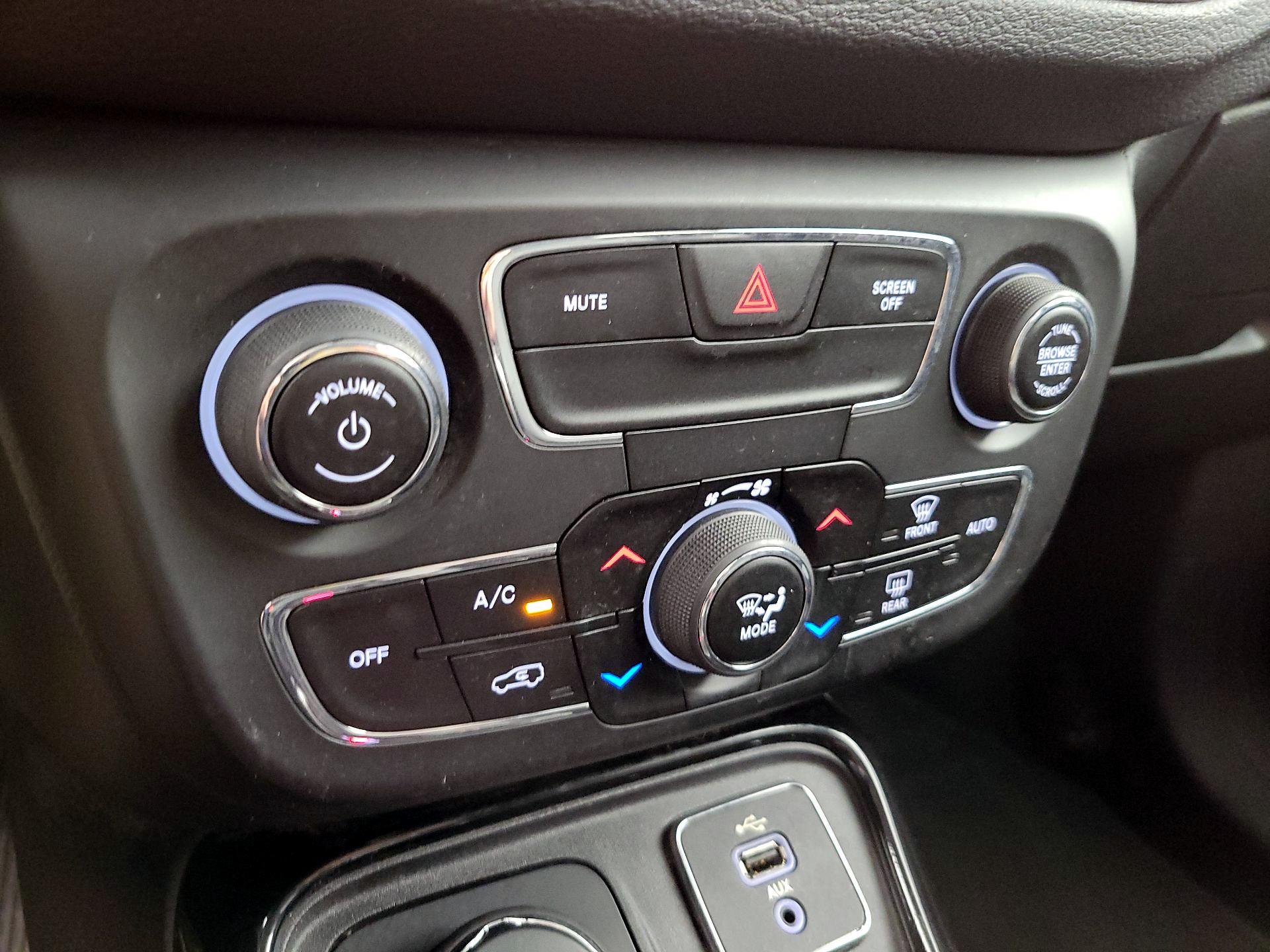 Thumbnail: 2018 Jeep Compass - 17